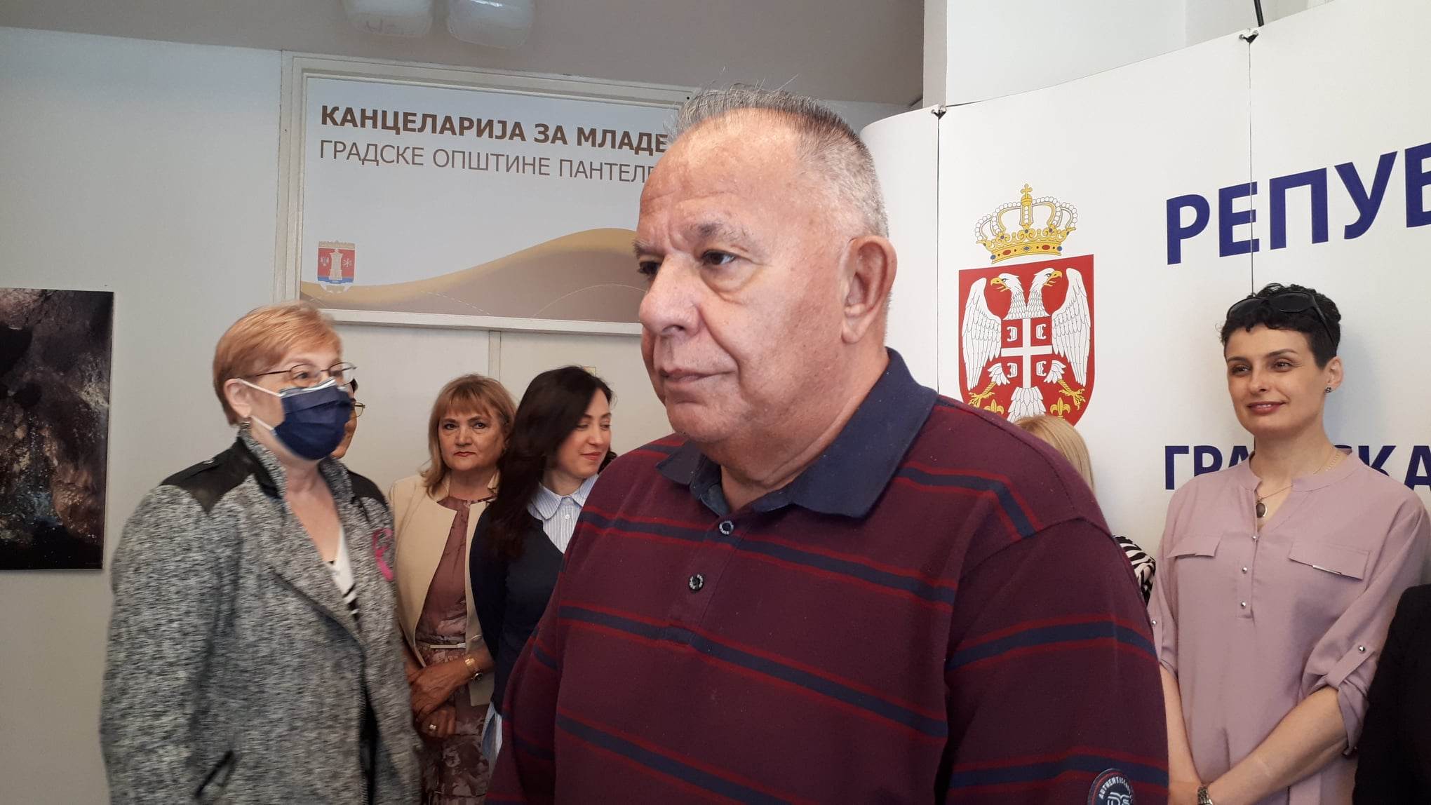 za tekst o zenama obolelih od raka