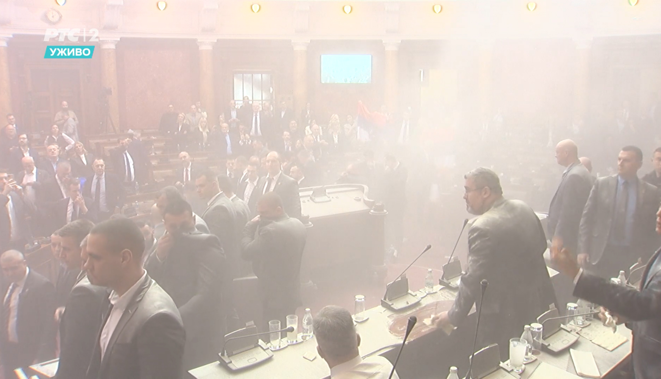 dimna bomba neredi opozicija vs vlast