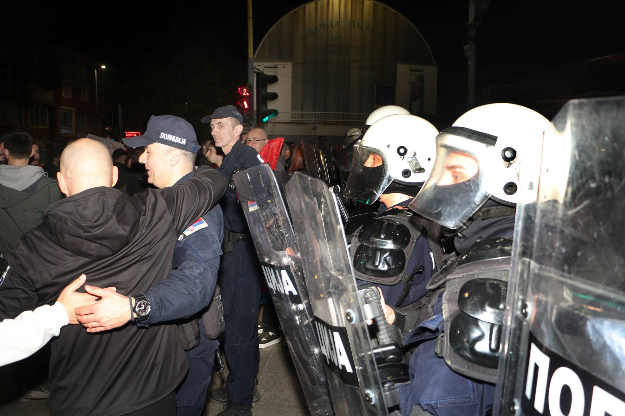 MANJI SUKOB GRADJANA I POLICIJE U SMEDEREVU