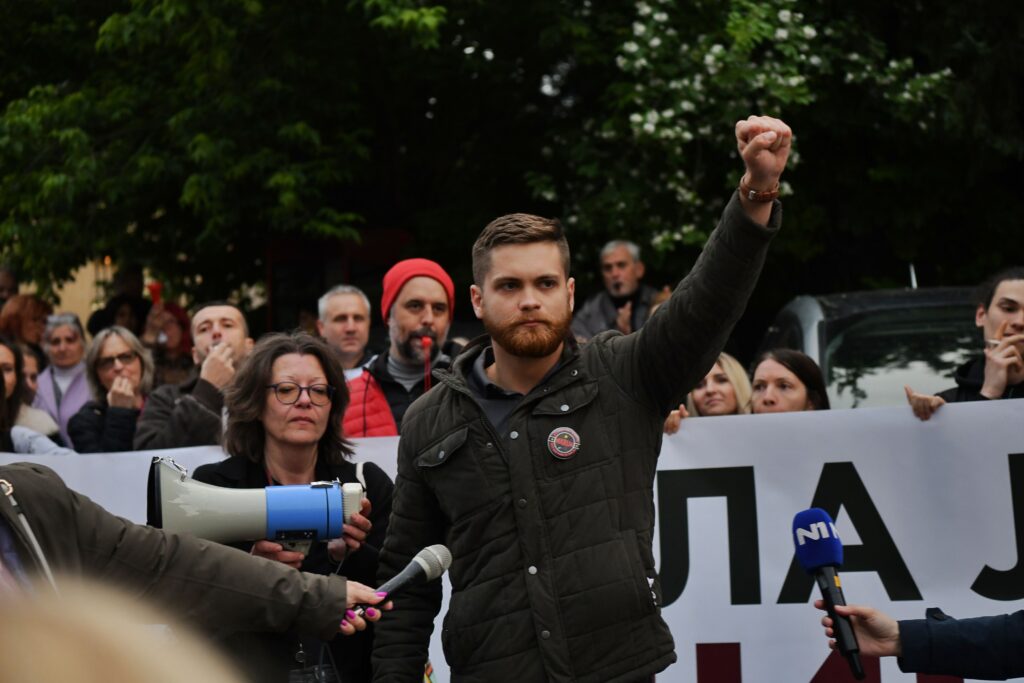 Beograd, 16.05.2025. Centralni zatvor, podrška pritvorenoj profesorki Mariji Vasić, građani se okupili i traže slobodu za Mariju, Foto: Goran Srdanov/Nova.rs