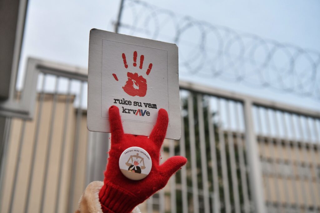 Beograd, 16.05.2025. Centralni zatvor, podrška pritvorenoj profesorki Mariji Vasić, građani se okupili i traže slobodu za Mariju, Foto: Goran Srdanov/Nova.rs