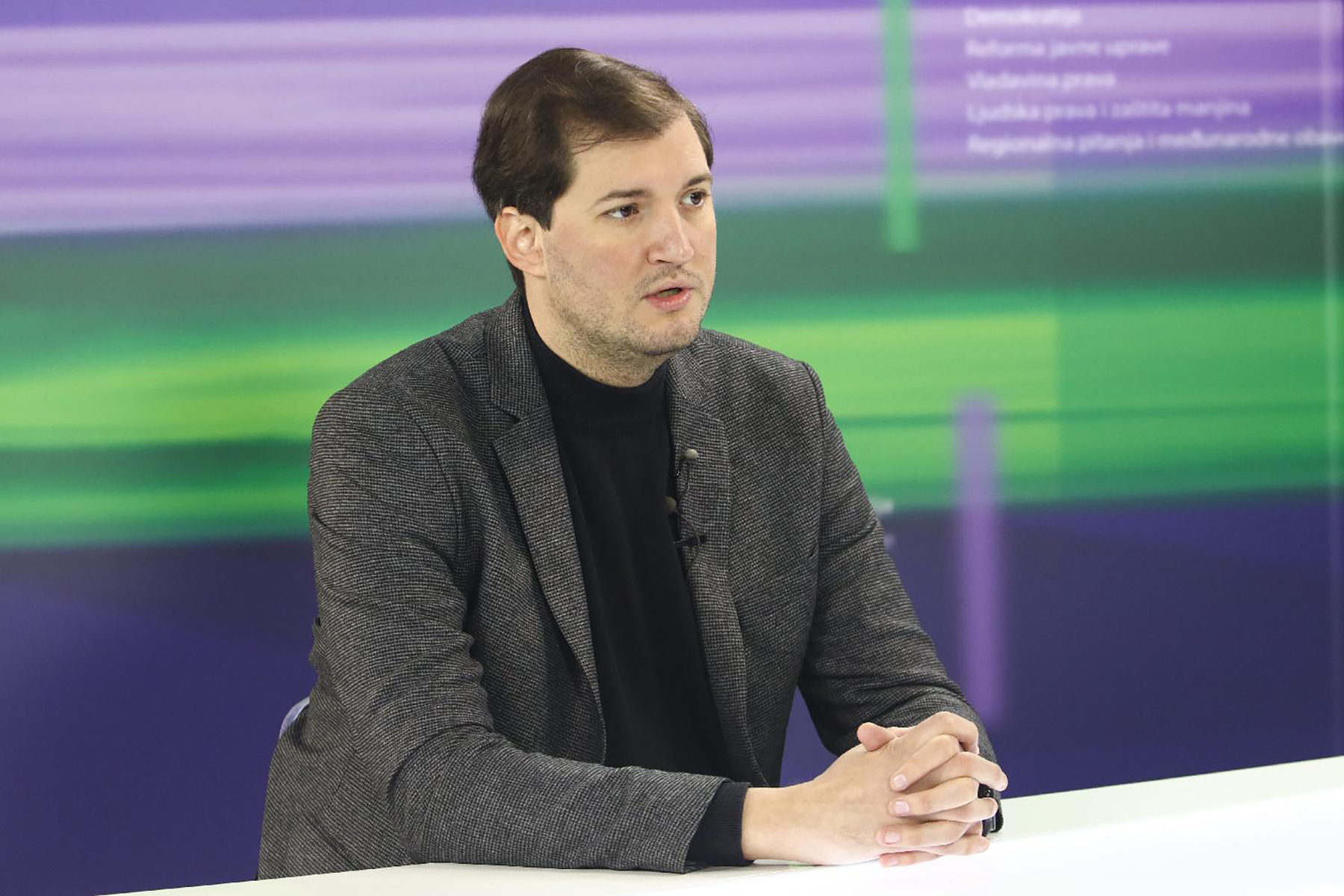 Mesto: BEOGRAD
Datum: Sun Apr 09 11:26:16 CEST 2023
Dogadjaj: EVROSERVIS/KVAKA 23 - intervju FoNetu docenta Fakulteta političkih nauka Milana Krstića, u okviru serijala Kvaka 23
Fotoreporter: Milica Vučković
Ličnosti: Milan Krstić
Izvor: FoNet