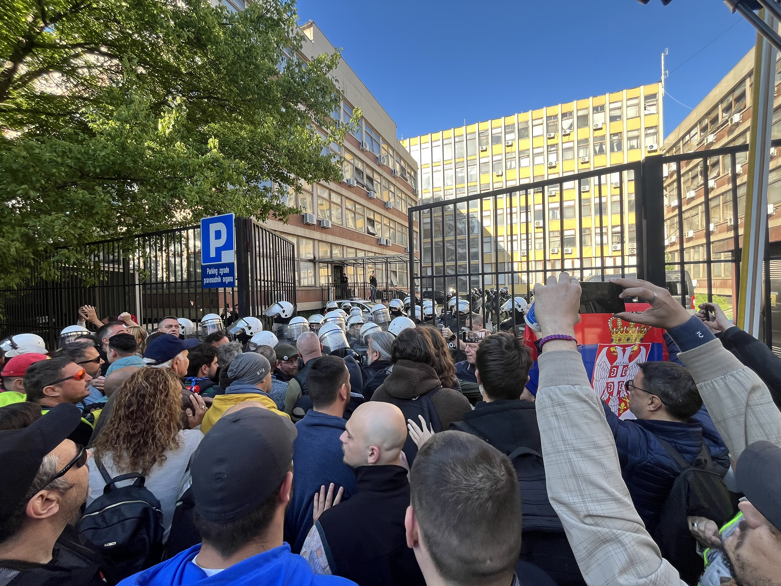 Novi Sad 15.05.2025. Zgrada suda i tužilaštva, protest građana i studenata, zahtev da se oslobode uhapšeni aktivisti. BEZ POTPISA Foto: Nenad Mihajlović/Nova.rs