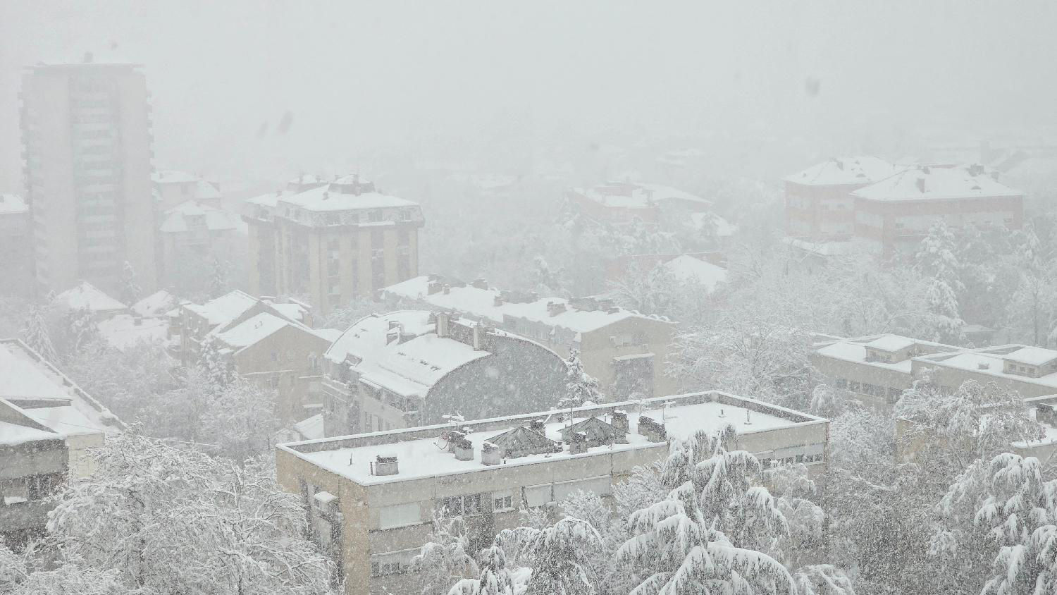 Mesto: Beograd
Datum: Tue Dec 24 10:16:17 CET 2024
Dogadjaj: DRUŠTVO/VREME - u Beogradu je napadalo više od 10cm snega
Fotoreporter: Marko Dragoslavić
Ličnosti: ond Green 
Izvor: FoNet
