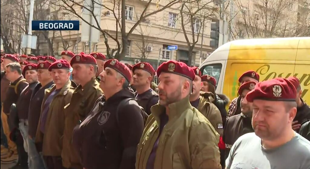 veterani ispred pmf-a, oče naš pred protest