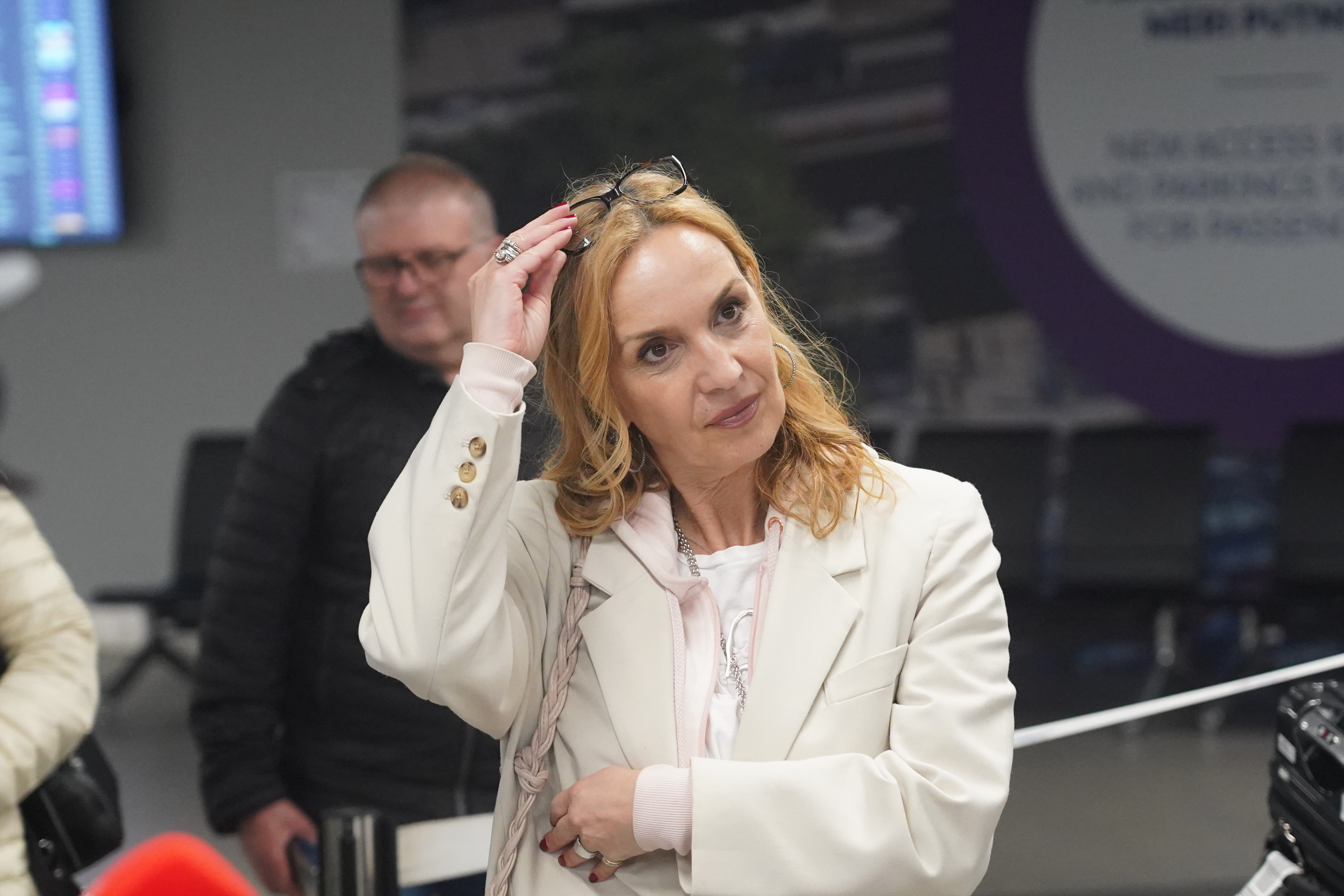 Luka Ivanovic - Luke Black, the representative of Serbia at Eurovision Song Contest 2023 has returned from Great Britain.Luka Ivanovic - Luke Black, predstavnik Srbije na Pesmi Evrovizije 2023 se vratio iz Velike Britanije.