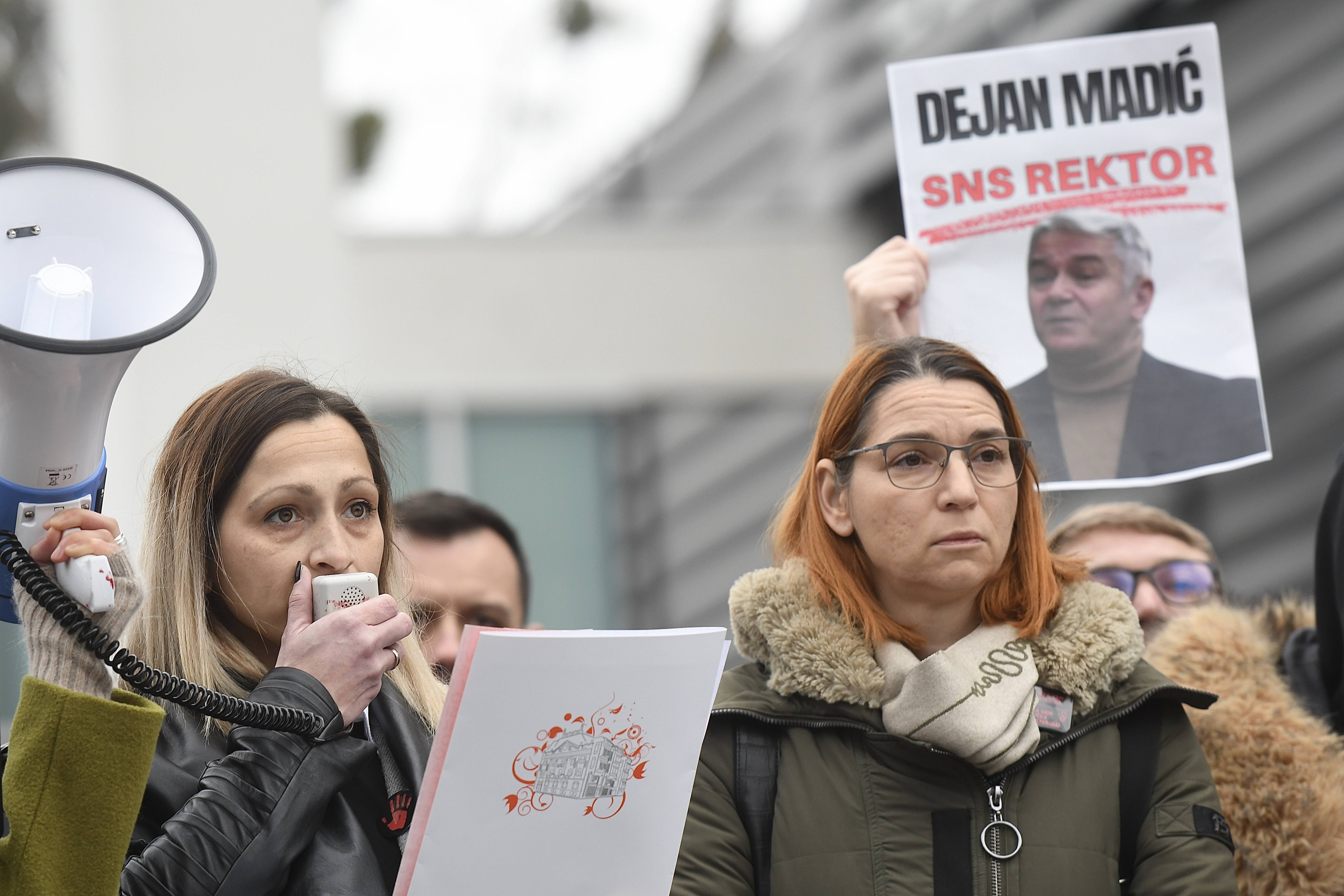 ODATA POCAST STRADALIMA I ZATRAZENA OSTAVKA REKTORA U NOVOM SADU