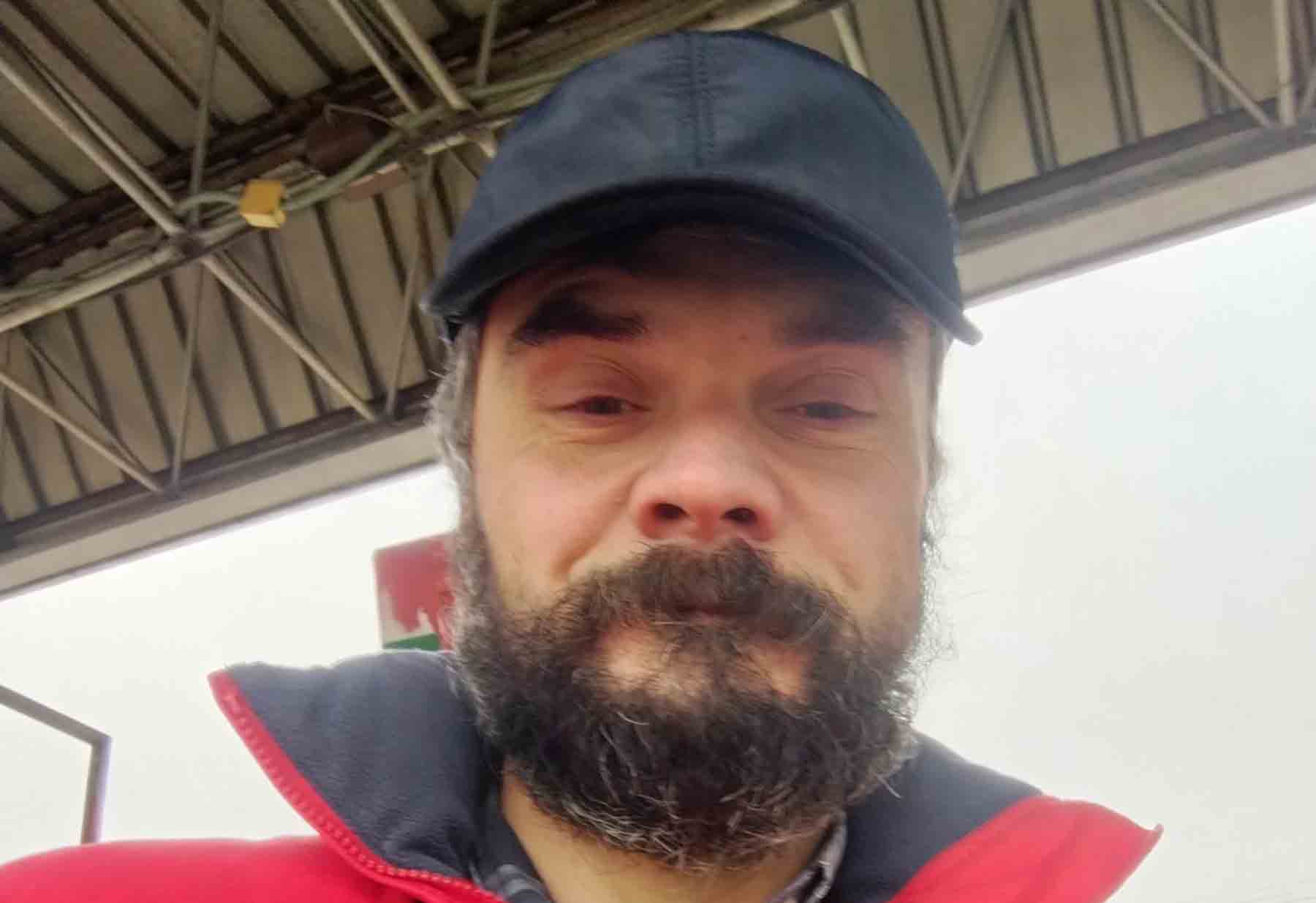 NN lice oneposobilo auto nastavnika i aktiviste Dušana Bojanića i dovelo njegov život u opasnost