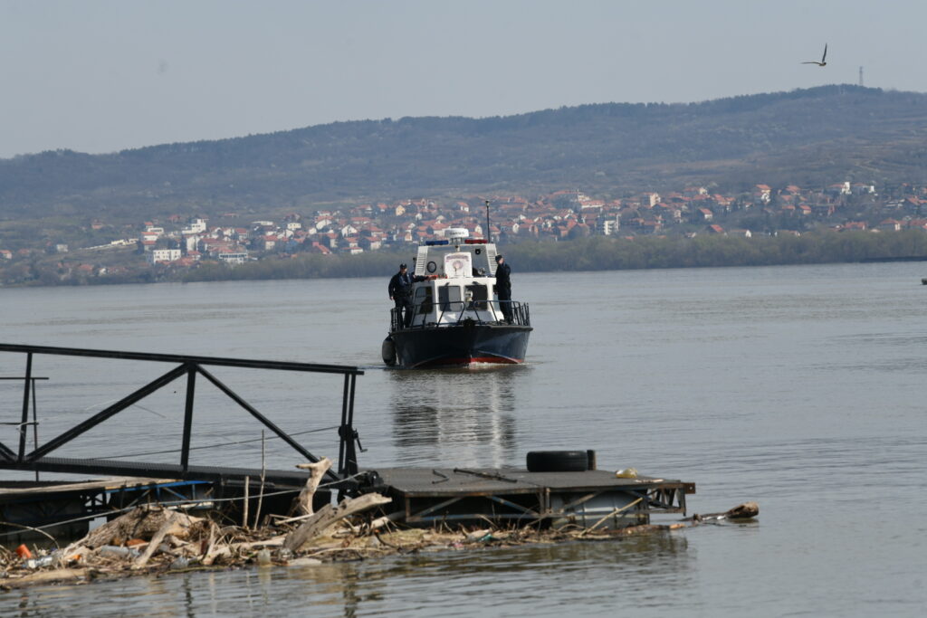 Beograd 20.03.2023. Rečna policija, reka, Dunav, potraga za nestalim mladićima, momcima koji su tokom prethodnog vikenda ispali iz čamca, hronika Foto: Vesna Lalić/Nova.rs