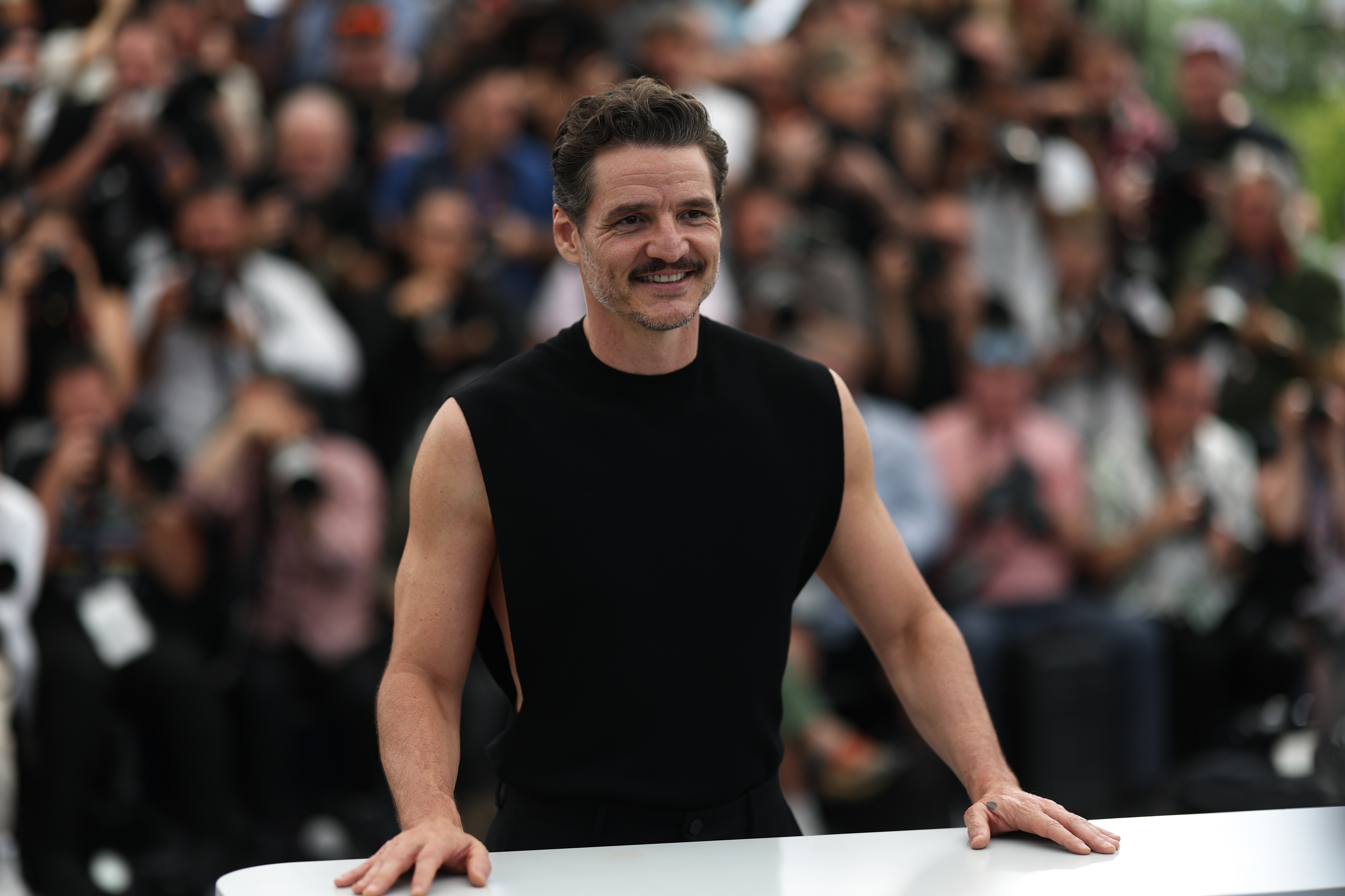 epa12108527 Pedro Pascal attends the photocall for 'Eddington' during the 78th annual Cannes Film Festival, in Cannes, France, 17 May 2025. The film festival runs from 13 to 24 May 2025.  EPA-EFE/MOHAMMED BADRA