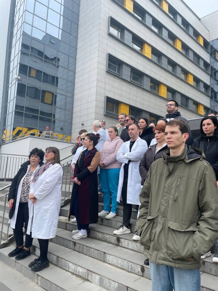 Zaposleni Doma zdravlja i Kliničkog stali na 15 minuta, Niš