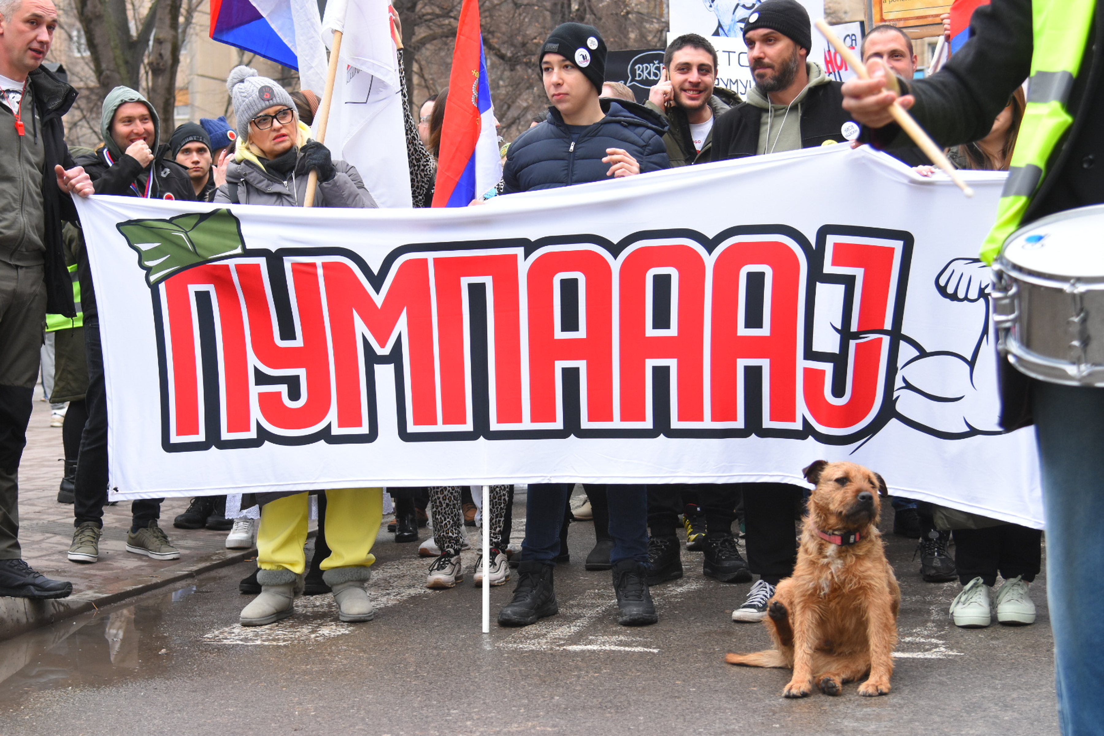 The "Student Edict" protest in Nis began with a gathering at the Cathedral Church, one of four locations in Nis.Okupljanjem kod Saborne crkve, jednoj od cetiri lokacije u Nisu, poceo je protest "Studentski edikt" u Nisu.