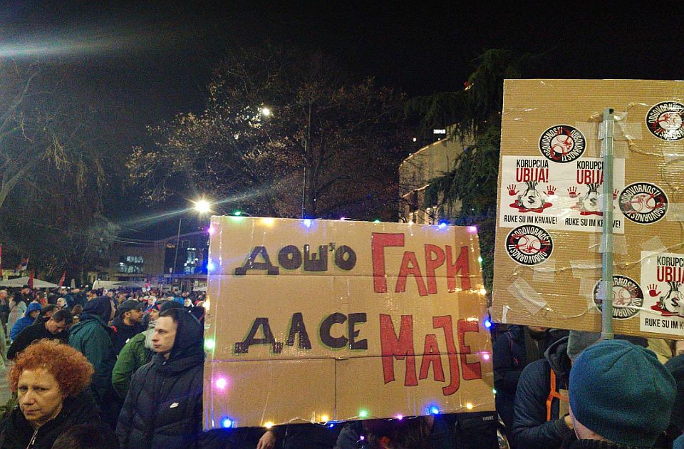 Novosađani na protestu u Nišu, Foto: 021.rs