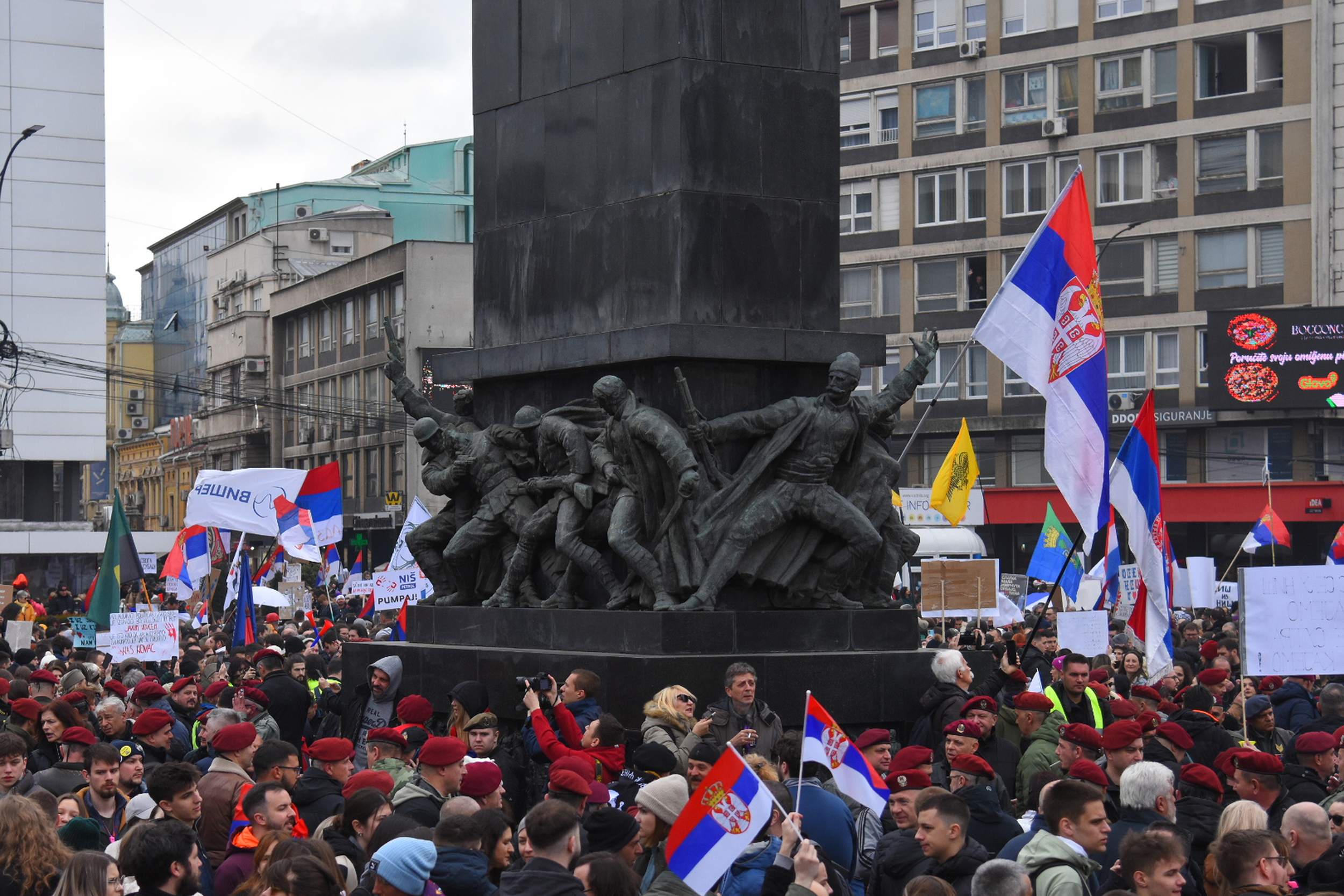 Students and citizens walking to King Milan Square in Nis, where at 11.52 they fell silent for 15 minutes to pay their respects to the 15 victims of the collapse of the canopy at the Novi Sad Railway Station.Studenti i gradjani u setnji do Trga kralja M