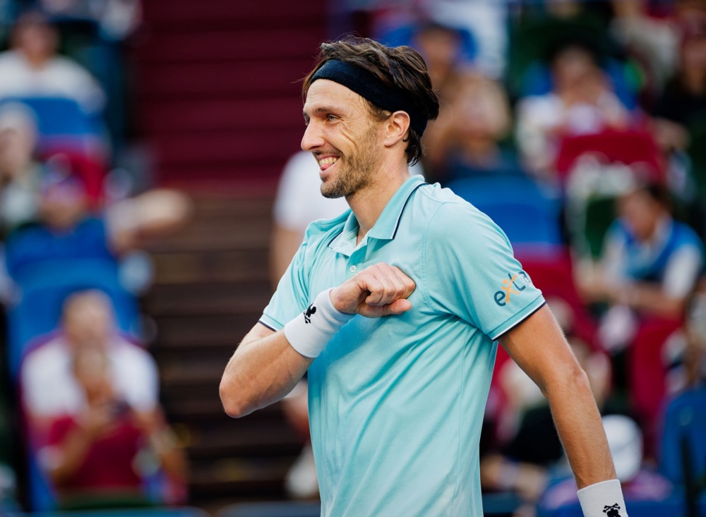 epa12444002 Arthur Rinderknech of France celebrates after winning his Men's Quarterfinals Singles match against Felix Auger-Aliassime of Canada at the Shanghai Masters tennis tournament in Shanghai, China, 10 October 2025.  EPA/ALEX PLAVEVSKI