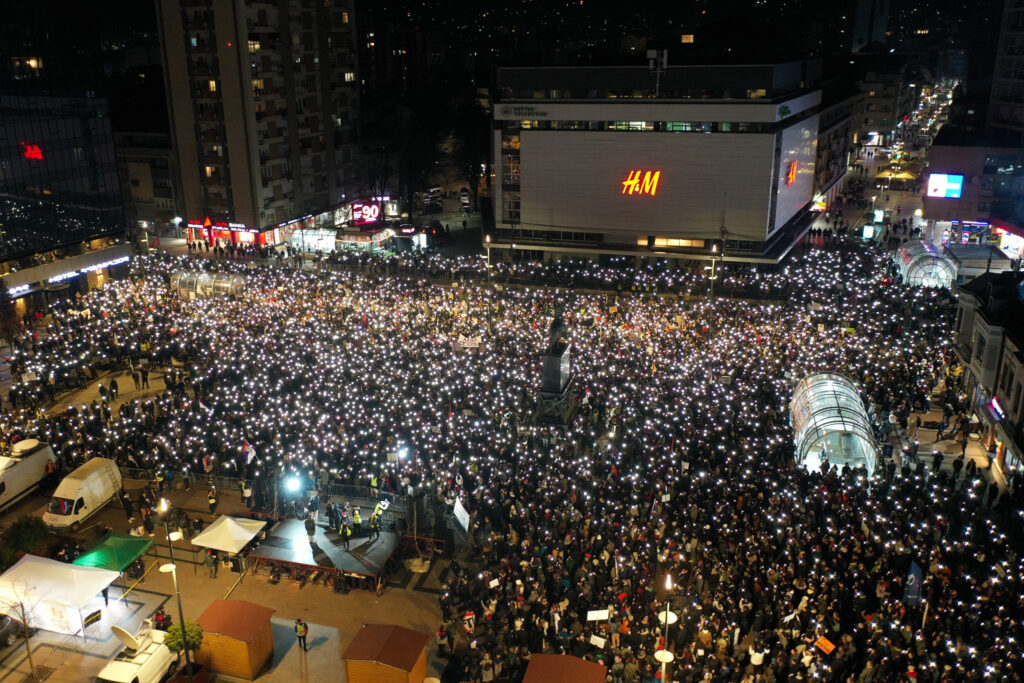 15 minuta tišine na trgu u Nišu, Foto: Amir Hamzagić/Nova.rs