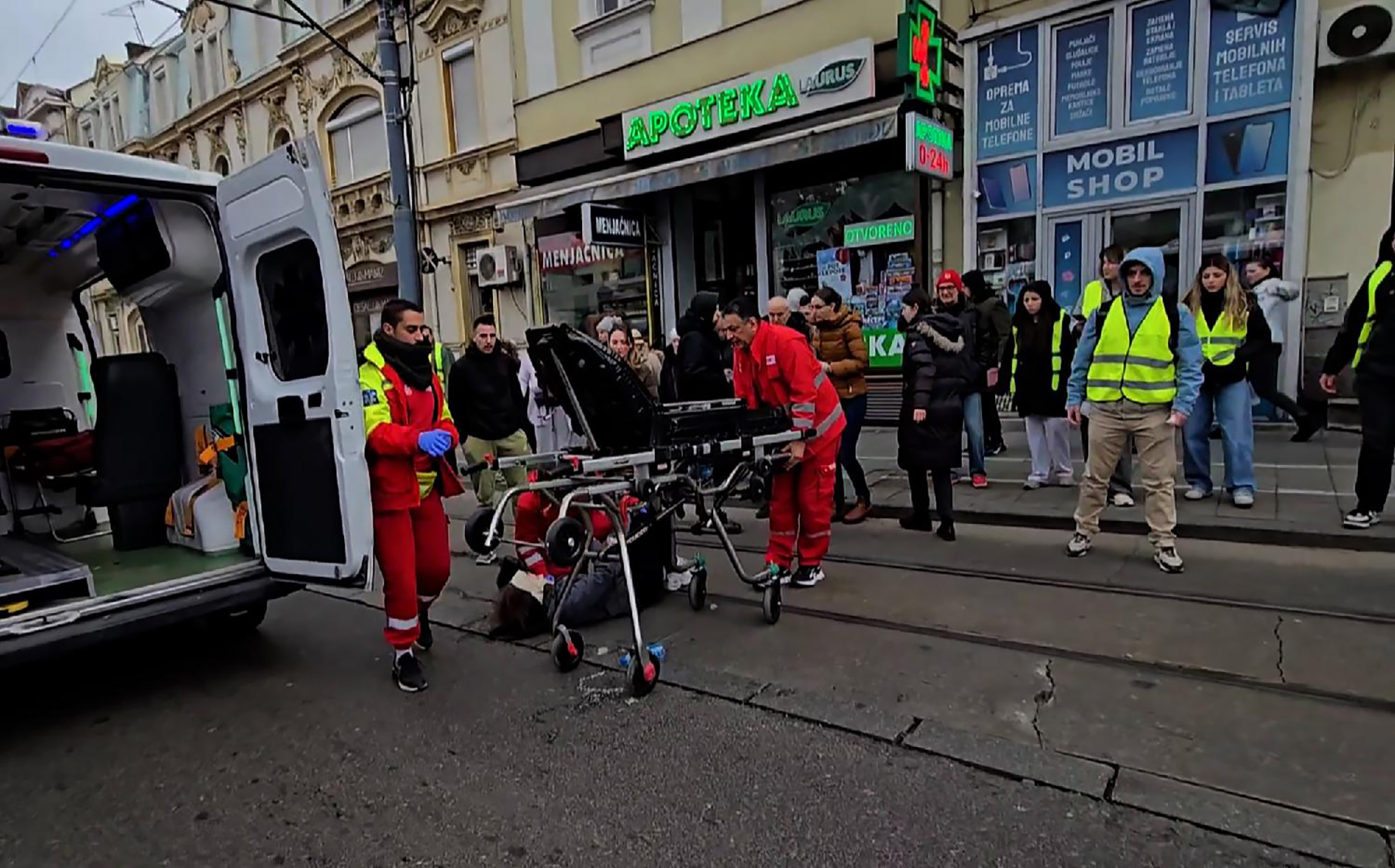 Sonja Ponjavić Incident_06_b incident devojka studentkinja blokada automobil obaranje