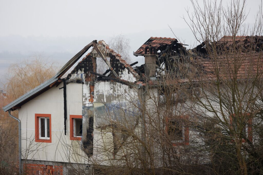 epa11838093 A damaged building after a fire at the 'Ivanovic' nursing home in Belgrade, Serbia, 20 January 2025. Eight people died in a nursing home after a fire broke out early 20 January 2025.  EPA-EFE/ANDREJ CUKIC