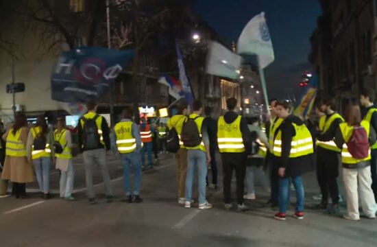 Redari okrenuli leđa studentima u Pionirskom parku, Foto: N1