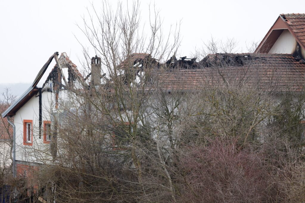 epa11838094 A damaged building after a fire at the 'Ivanovic' nursing home in Belgrade, Serbia, 20 January 2025. Eight people died in a nursing home after a fire broke out early 20 January 2025.  EPA-EFE/ANDREJ CUKIC