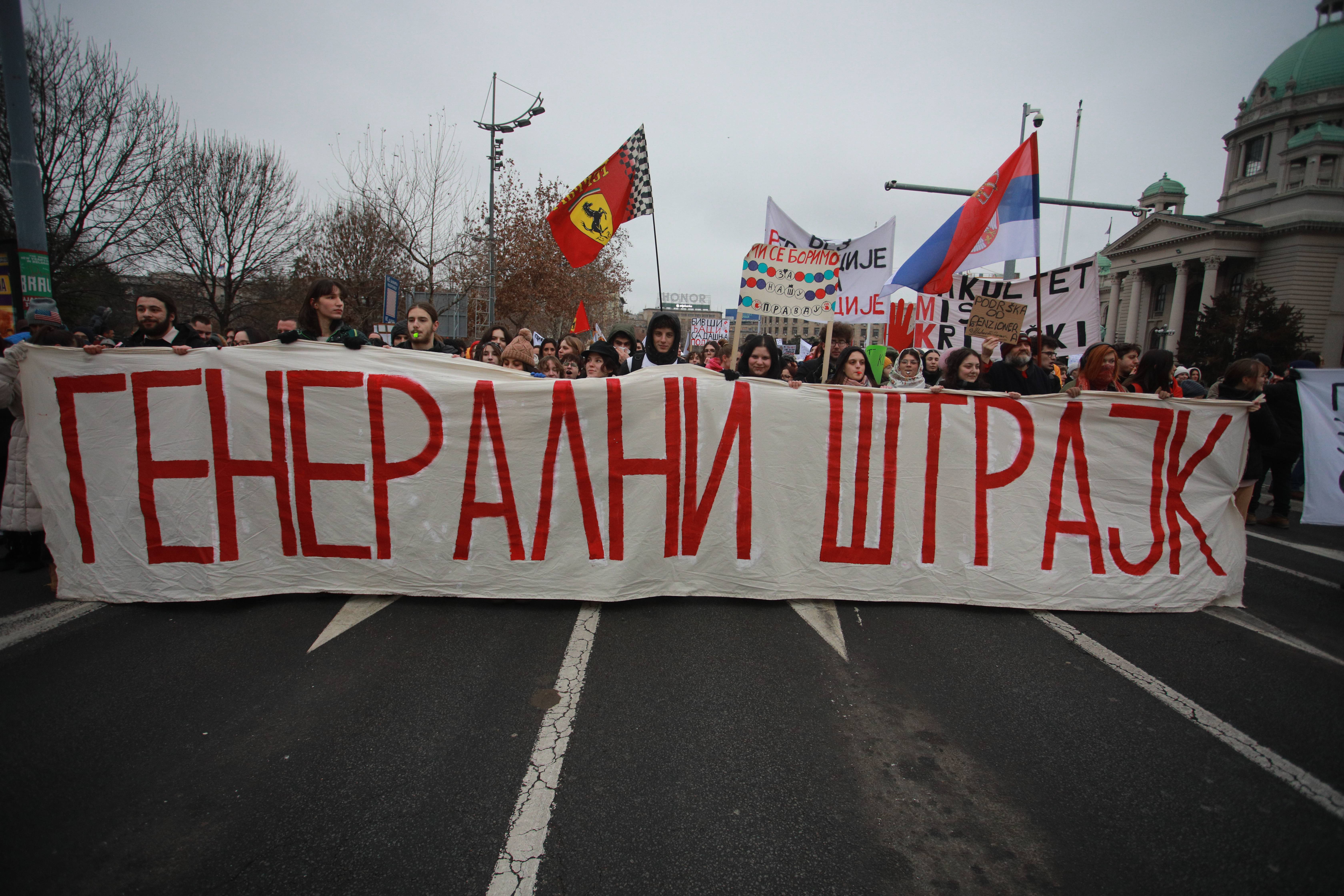 PROTEST ISPRED MINISTARSTVA PROSVETE