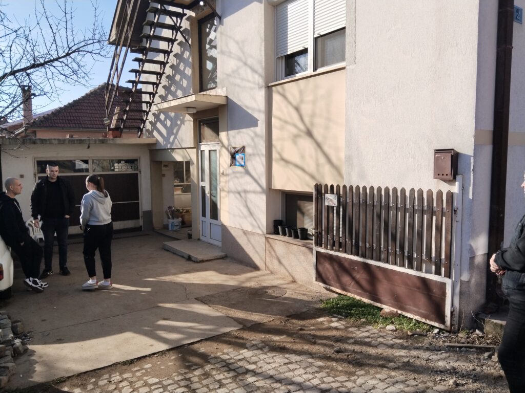 Andrejeva kuca i Andrej sa verenicom stradali andrej nikodijević   ispovest porodice, stradali momak u udesu, usmrtio ga maloletnik bez dozvole