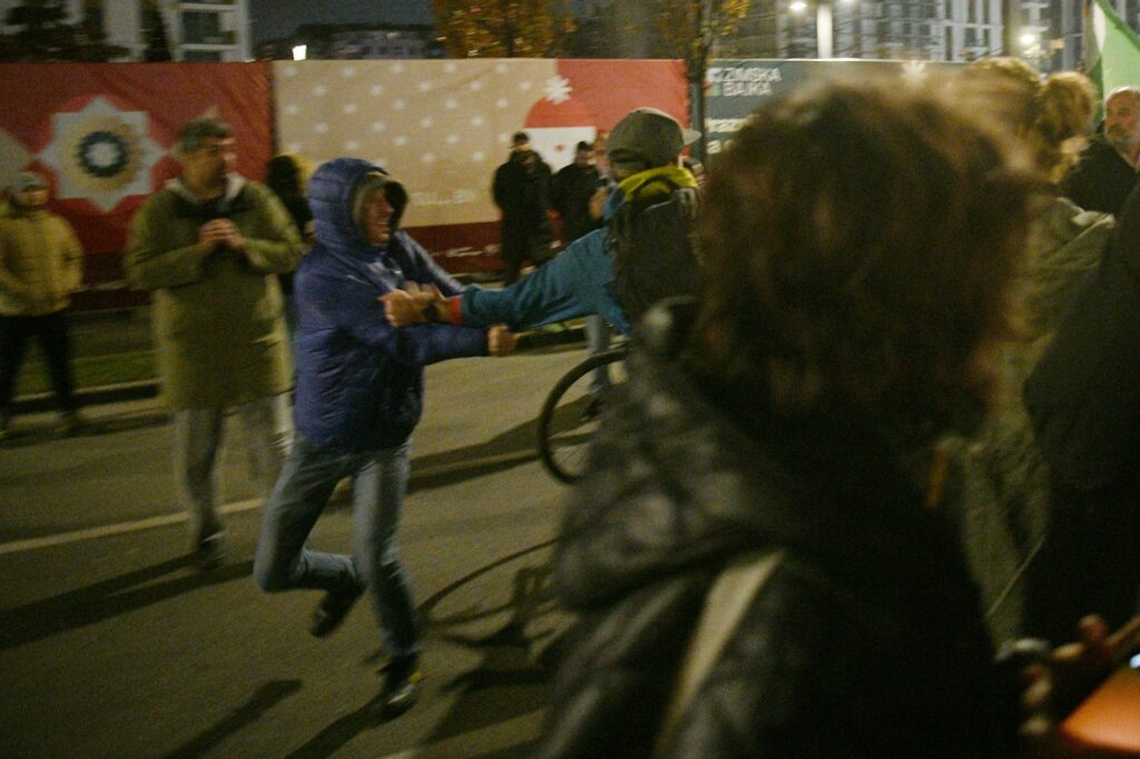 Beograd, 27.11.2024. u blizini Starog Savskog mosta u Beogradu na vodi, protest, protestna blokada, inicijativa Most ostaje, koškanje, tuča Foto: Filip Krainčanić/Nova.rs