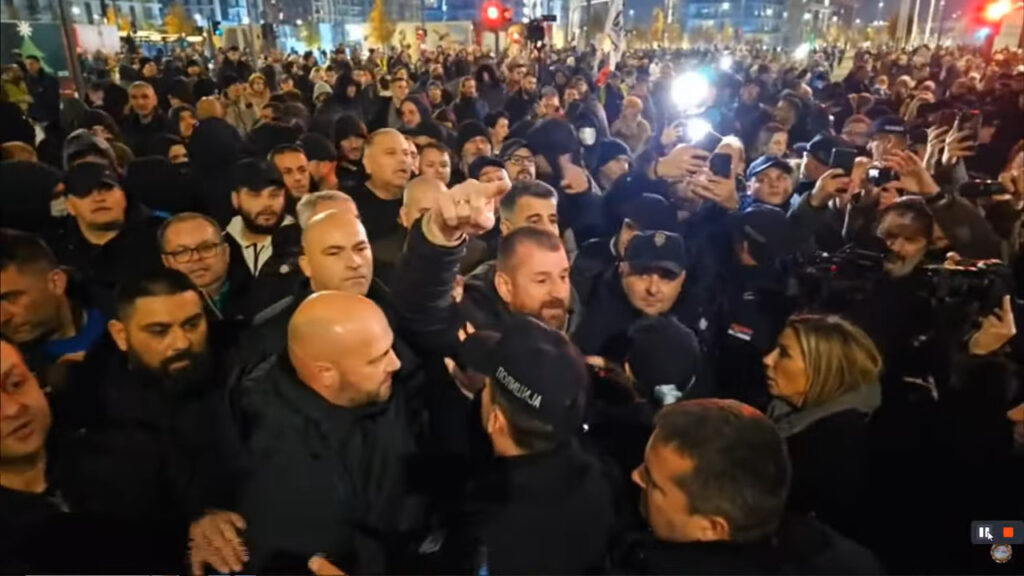 Miljan Vračević na blokadi u Beogradu na vodi