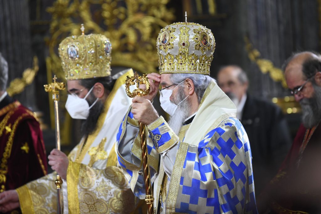 Beograd 21. novembar 2020. Saborna crkva, telo patrijarha Irineja izlozeno u hramu, vernici, liturgija vladike Foto:Goran Srdanov/Nova.rs