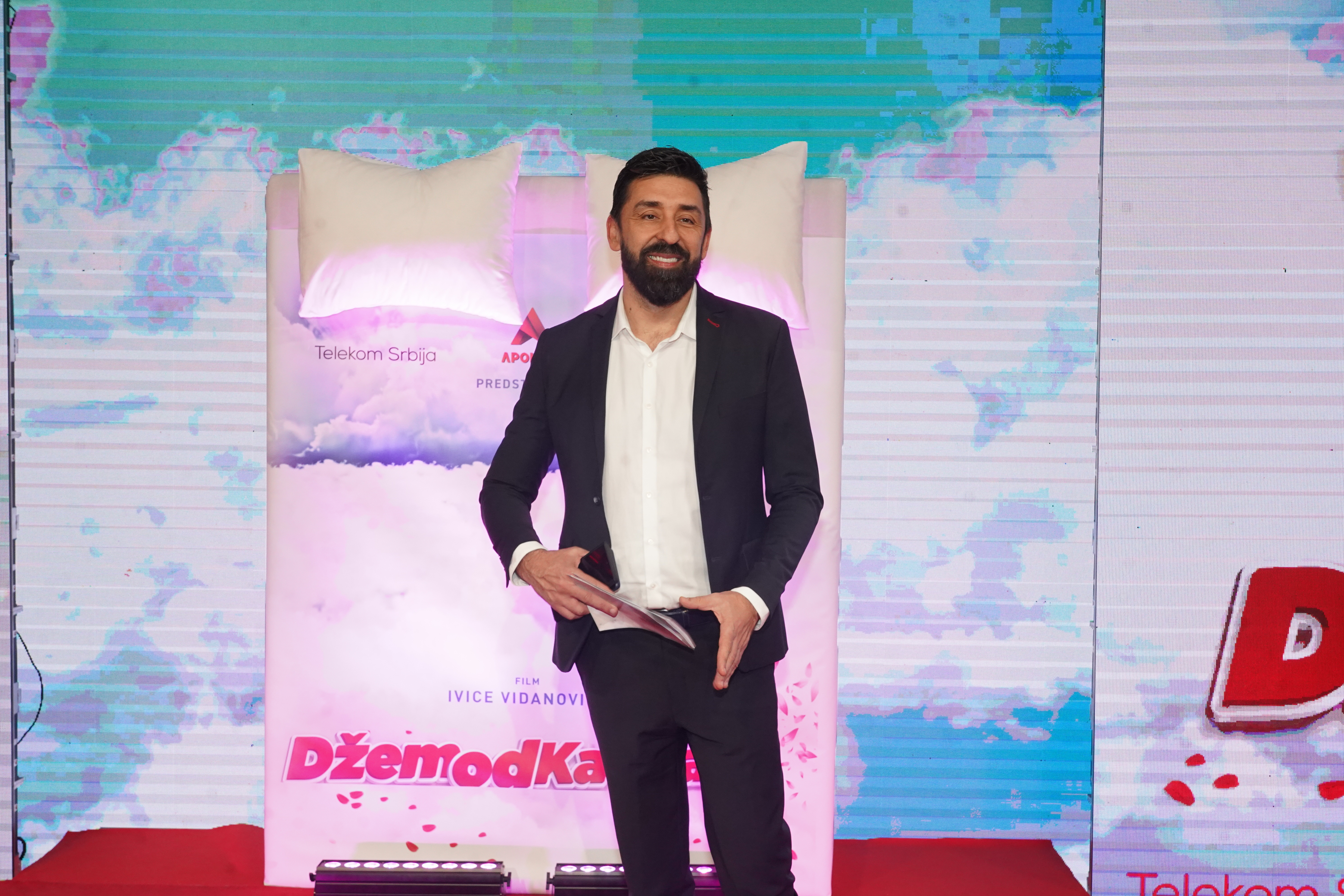 The premiere of the comedy "Dzem od kavijara" was held in the MTS Dvorana.Premijera komedije "Dzem od kavijara" odrzana je u mts Dvorani