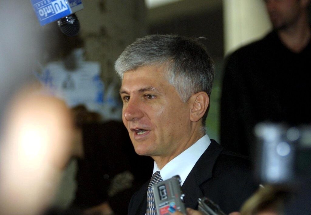 BEL14 - 20021013 - BELGRADE - YUGOSLAVIA: Serbian Prime Minister Zoran Djindjic gives statemant to the media after voting in Belgrade, Sunday, 13 October 2002, during the second round of presidential elections in Serbia.
EPA PHOTO SASA STANKOVIC