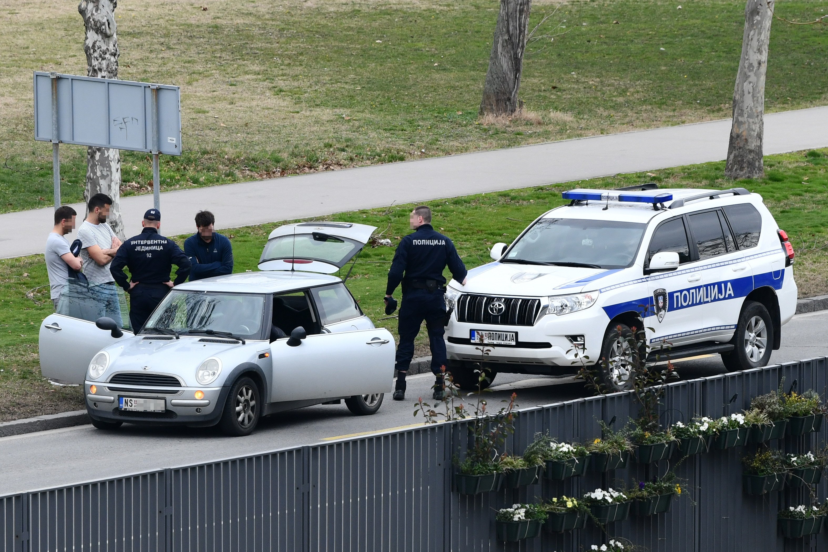 Policija, automobil, pretres, privodjenje, hapsenje, kontrola, interventna, ilustracija, Foto: Vladislav Mitić/Nova.rs