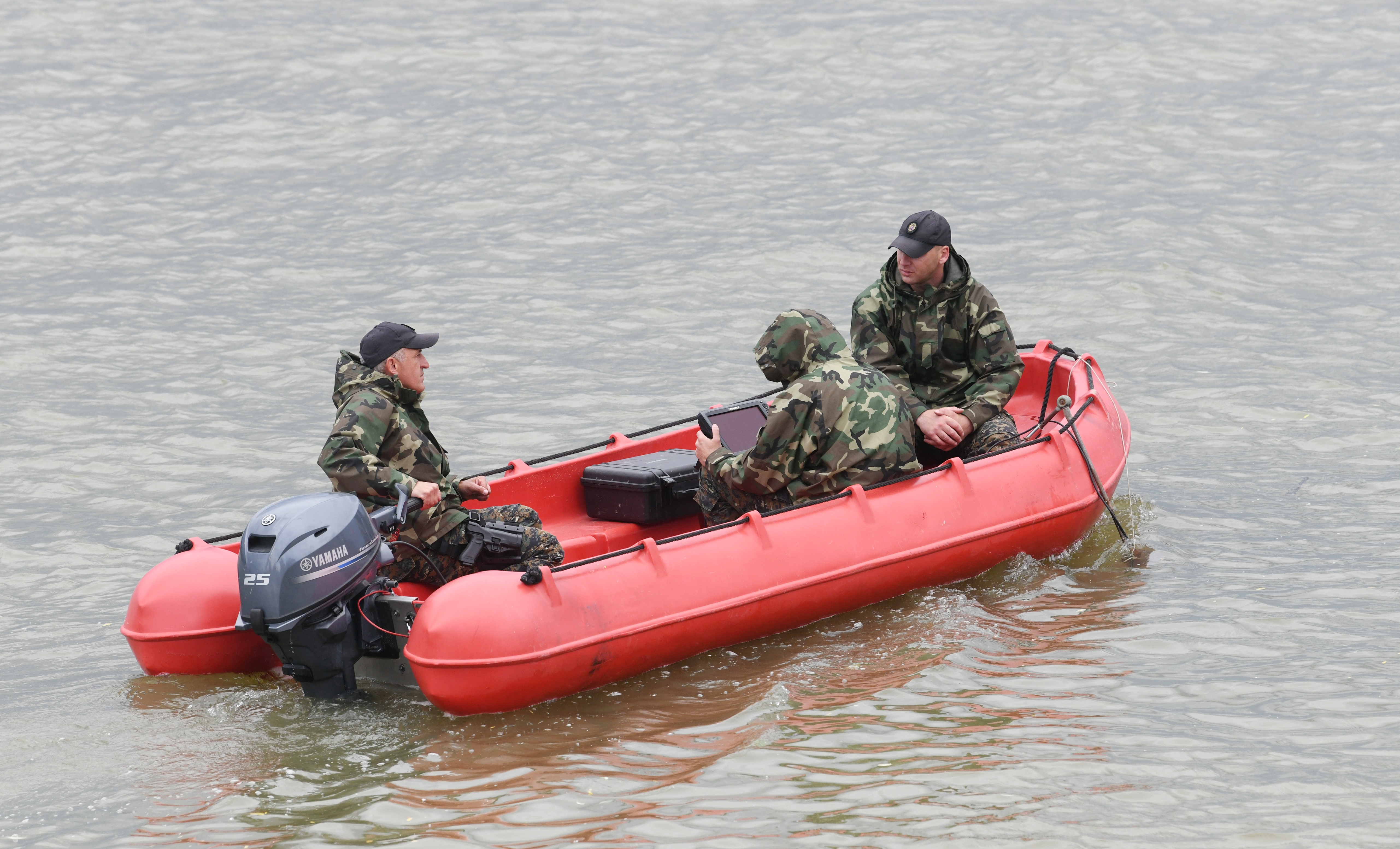 Apatin, 30.05.2023. Potraga za nestalom decom, nestala deca u reci, policija, ronioci