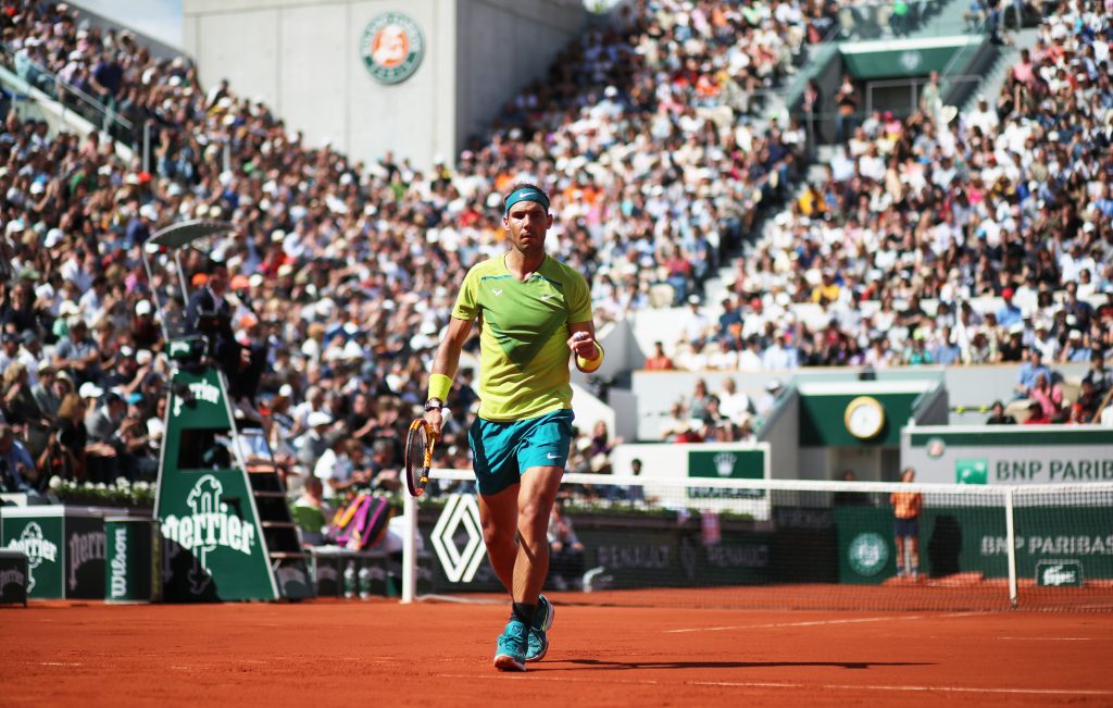 epa09980483 Rafael Nadal of Spain in the men's third round match against Botic van de Zandschulp of the Netherlands during the French Open tennis tournament at Roland Garros in Paris, France, 27 May 2022.  EPA-EFE/MARTIN DIVISEK