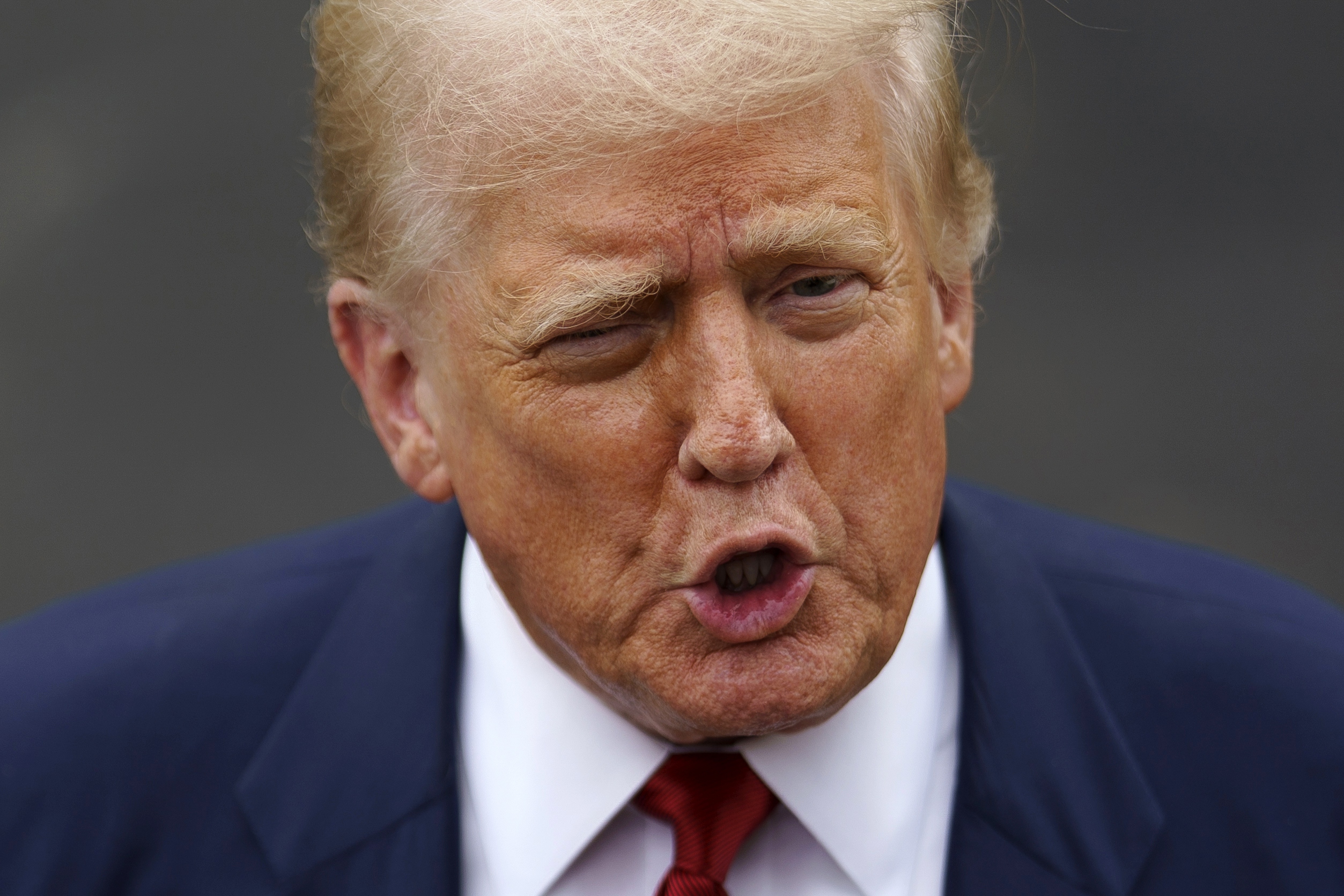 US President Donald Trump leaves Washington for the weekend