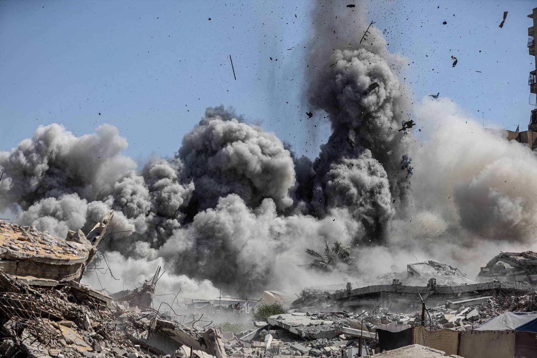 Israeli attack on the Rimal neighborhood of Gaza