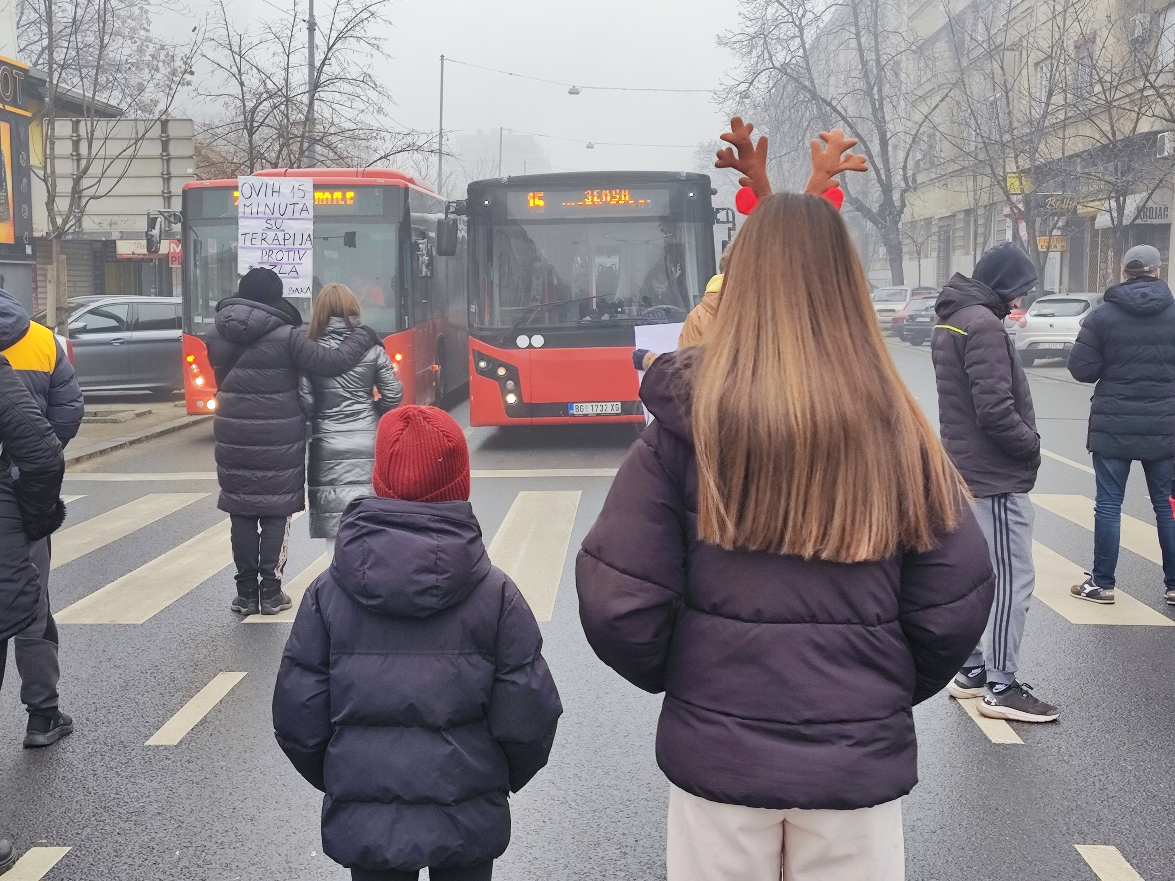 Beograd 01. januar 2025. Zemun Akcija "15 minuta tišine" za 15 nastradalih osoba u padu nadstrešnice u Novom Sadu Foto:Goran Srdanov/Nova.rs