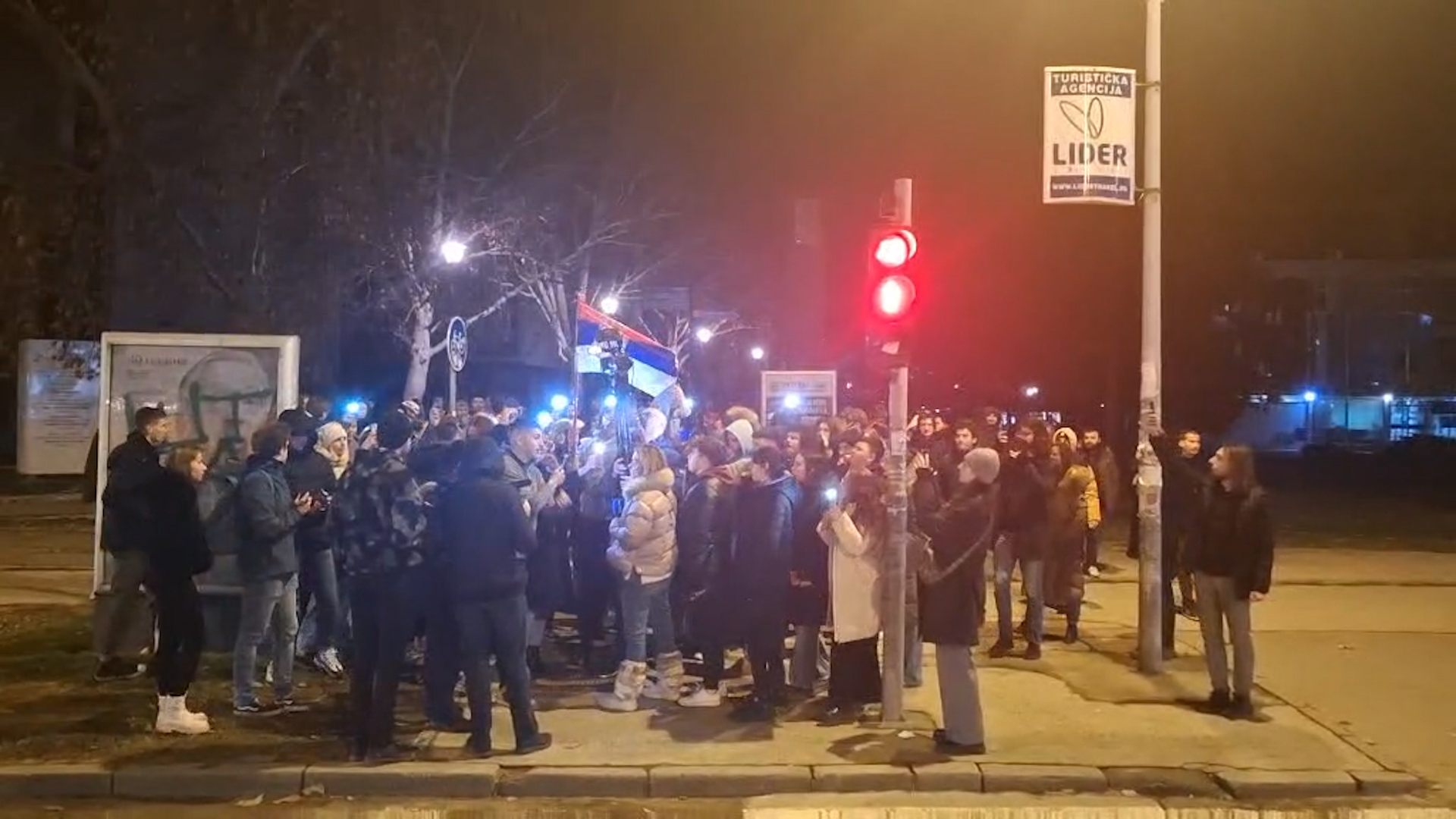 studenti u Novom Sadu oterali novinarku Informera