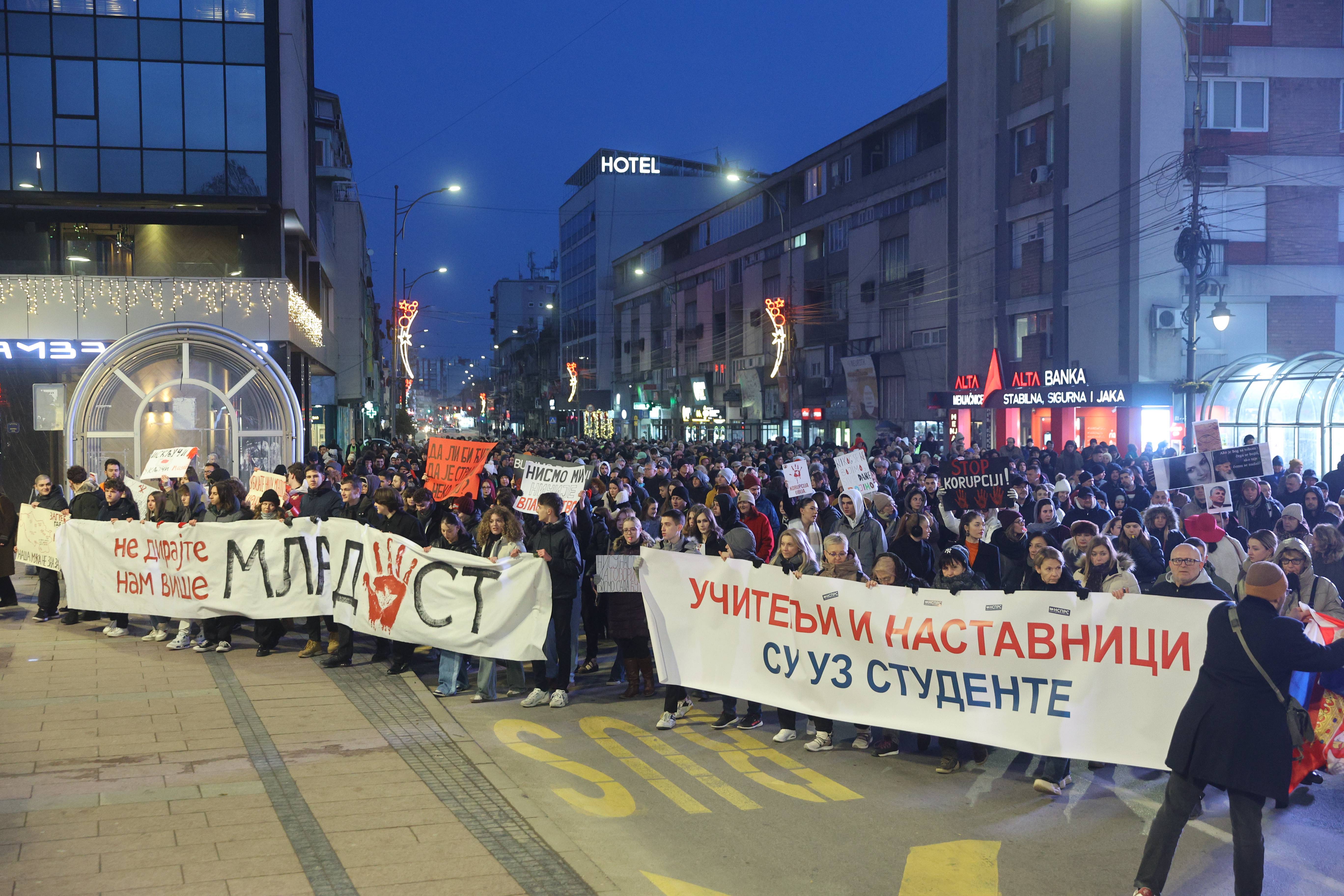 PROTEST NEFORMALNE GRUPE STUDENATA U NISU