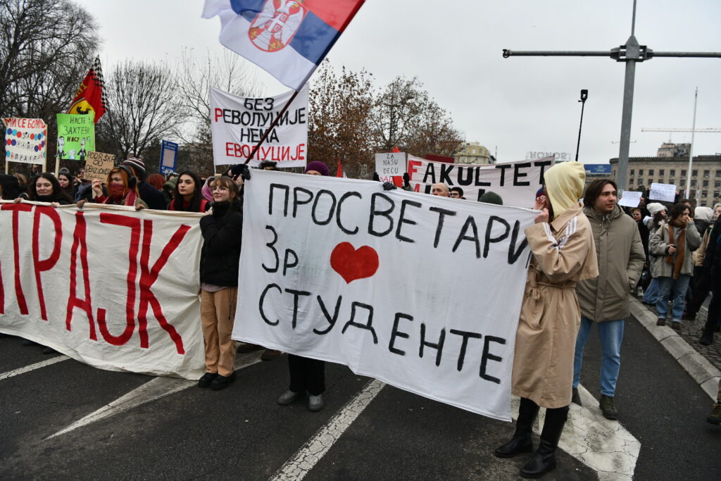 Beograd, 19.01.2025. Sakupljanje ispred Skupštine, Protest Školski čas u zadnji čas, prosvetari i studenti Foto: Vesna Lalić/Nova.rs