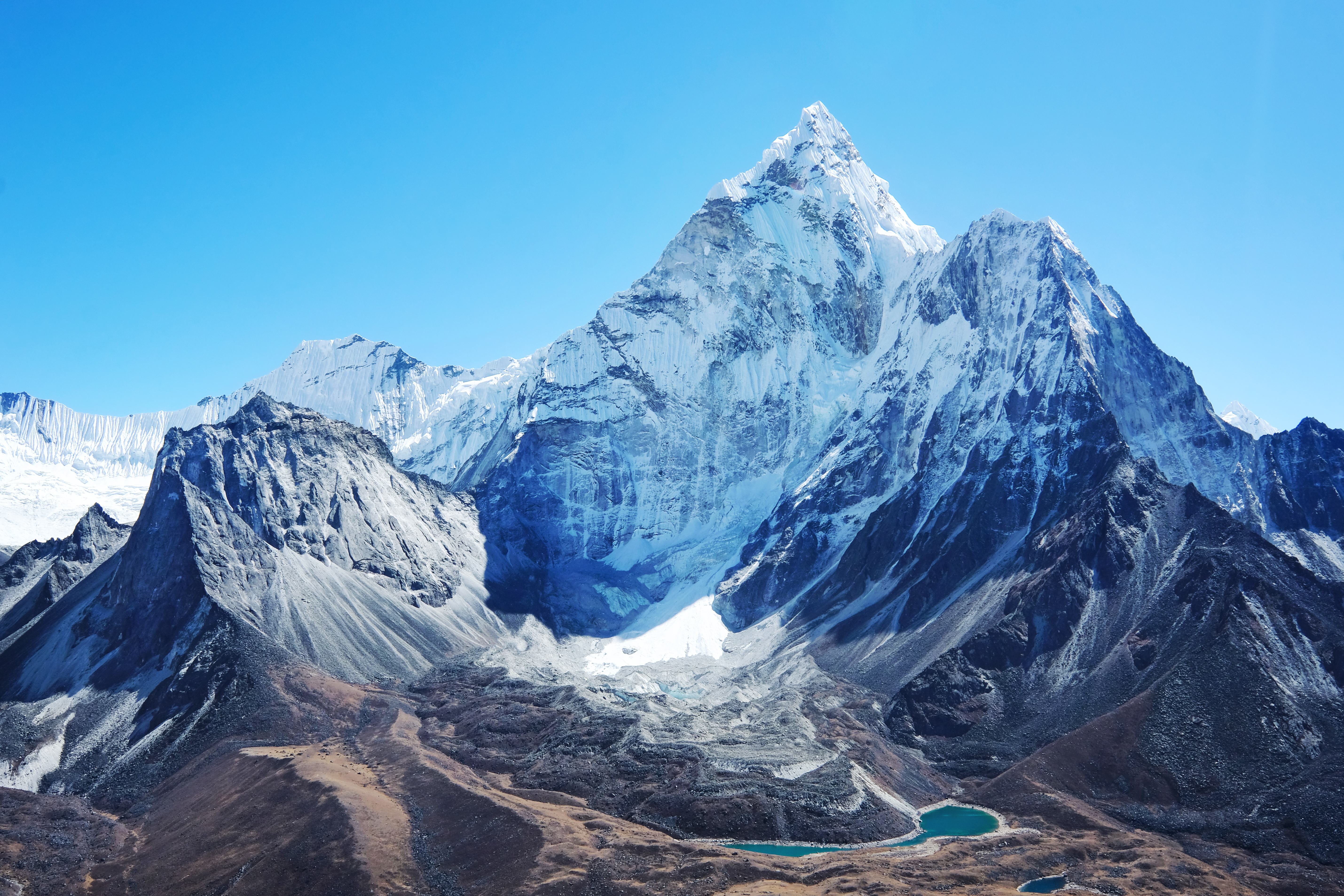 Mountain,Peak,Everest.,Highest,Mountain,In,The,World.,National,Park,