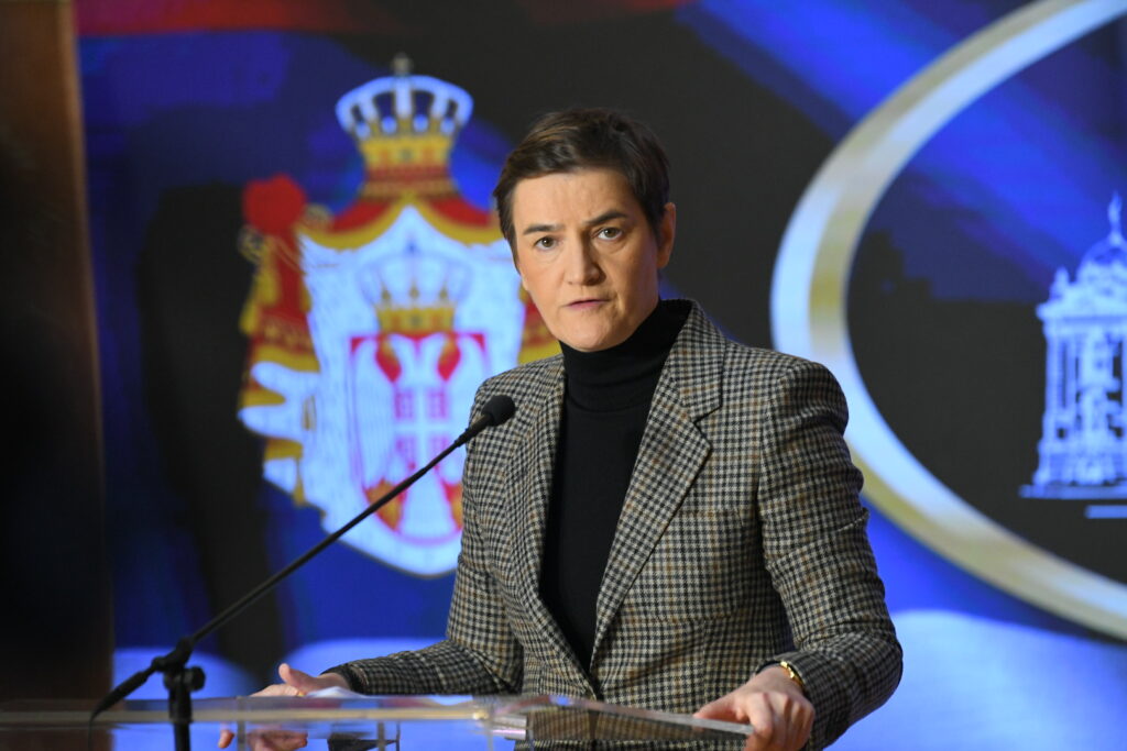 Beograd, 15.01.2025. Ana Brnabić, konferencija za novinare, KZŠ, podnošenje 100 potpisa poslanika vladajuće većine za održavanje savetodavnog referenduma o poverenju predsedniku Aleksandru Vučiću, potpisi, referendum Foto: Amir Hamzagić/Nova.rs
