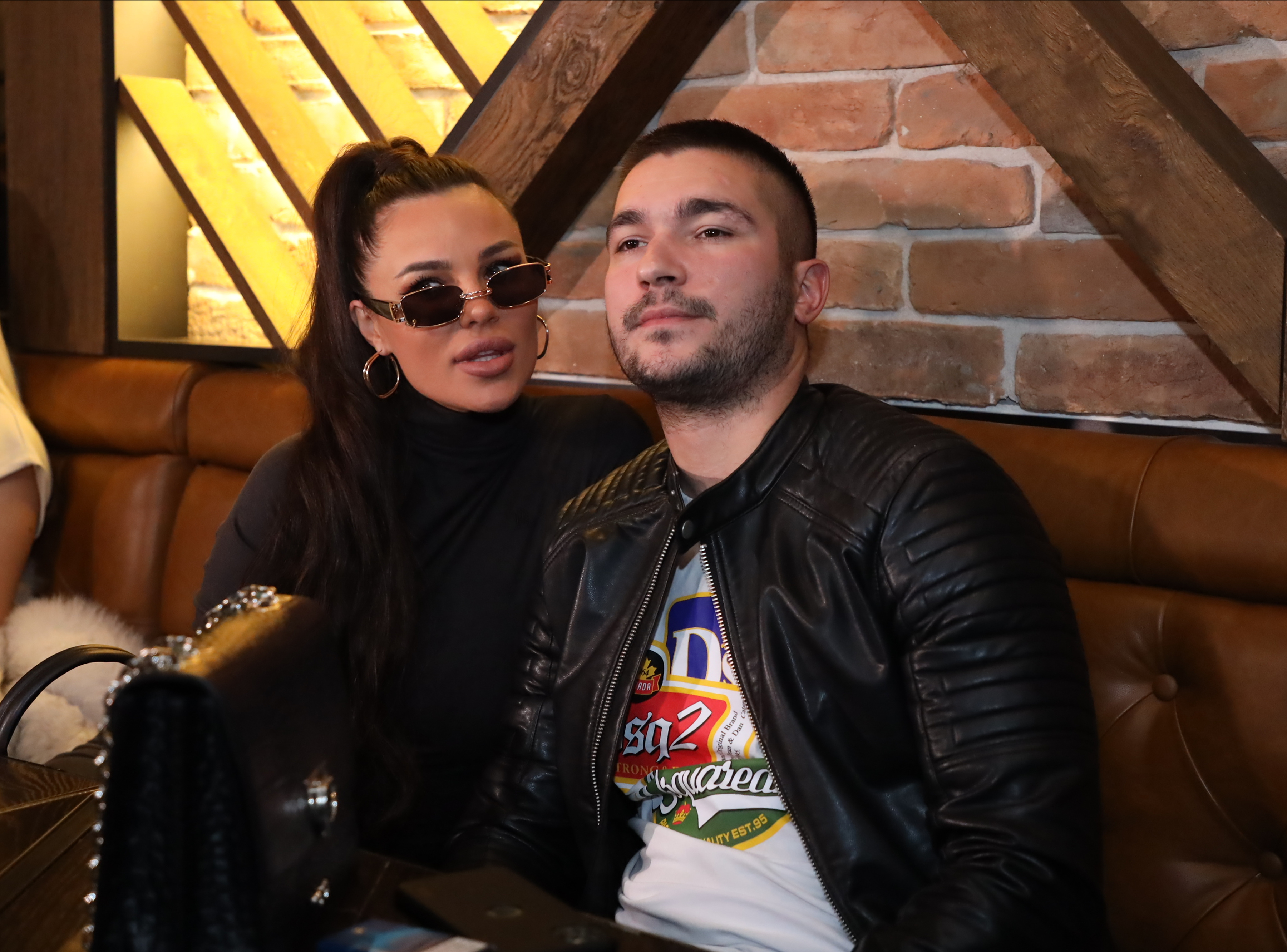 The promotion of Lena Colak's new video for the song "Vodimo ljubav" was held at the Nebo i Zemlja restaurant.Promocija novog spota Lene Colak za pesmu "Vodimo ljubav" odrzana je u restoranu Nebo i Zemlja.