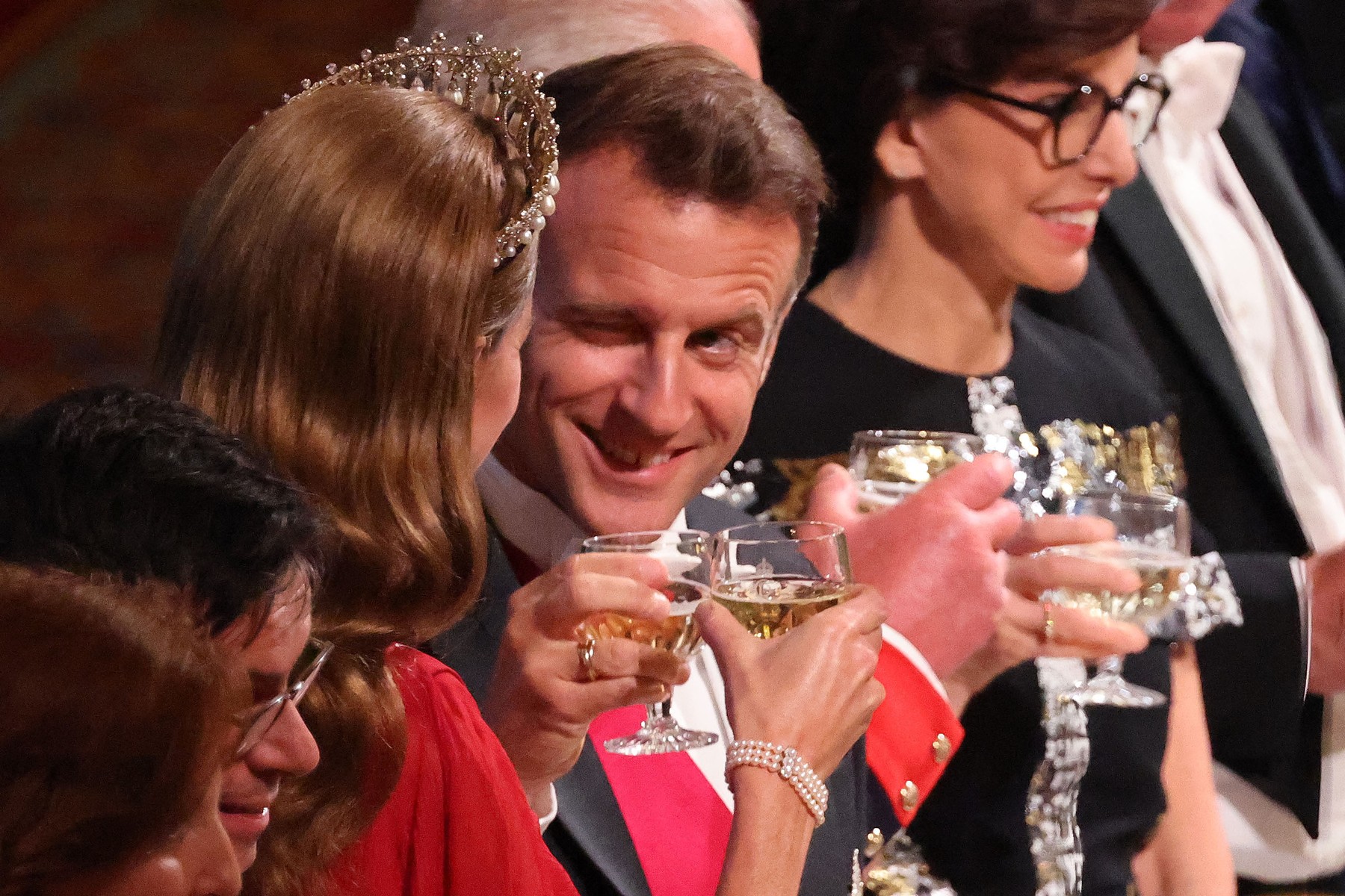 Le président Emmanuel Macron et sa femme Brigitte Macron lors d'un dîner d'état au château de Windsor avec le roi Charles III d'Angleterre et la reine consort Camilla