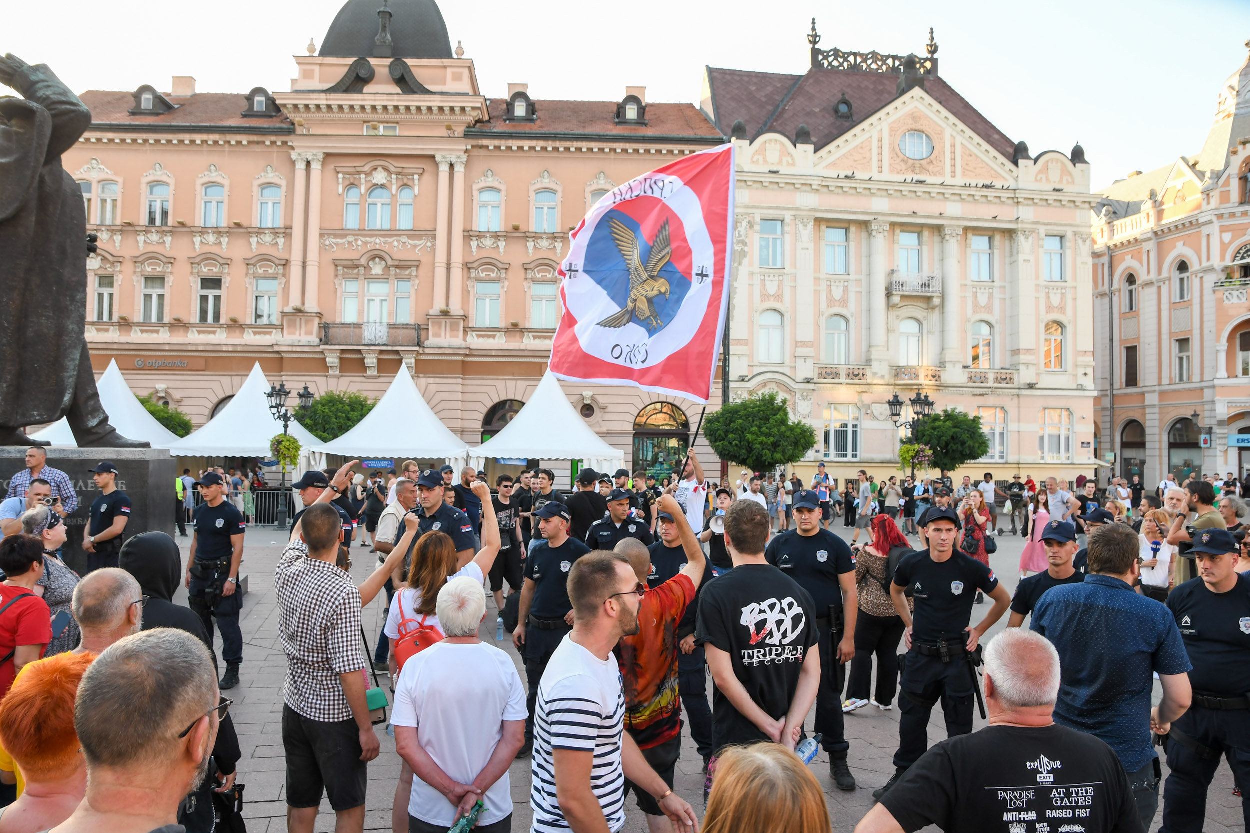 Novi Sad 11. jul .2024. Sukob desnicara i antifasista zbog najave desnicarske organizacije Srpki Soko da obeleze dan pobede u Srebrenici Foto:Nenad Mihajlović/Nova.rs