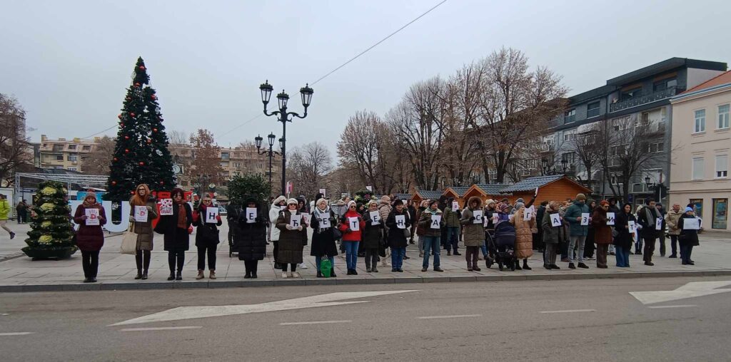 Zastani Srbijo, Proglas, blokada, protest