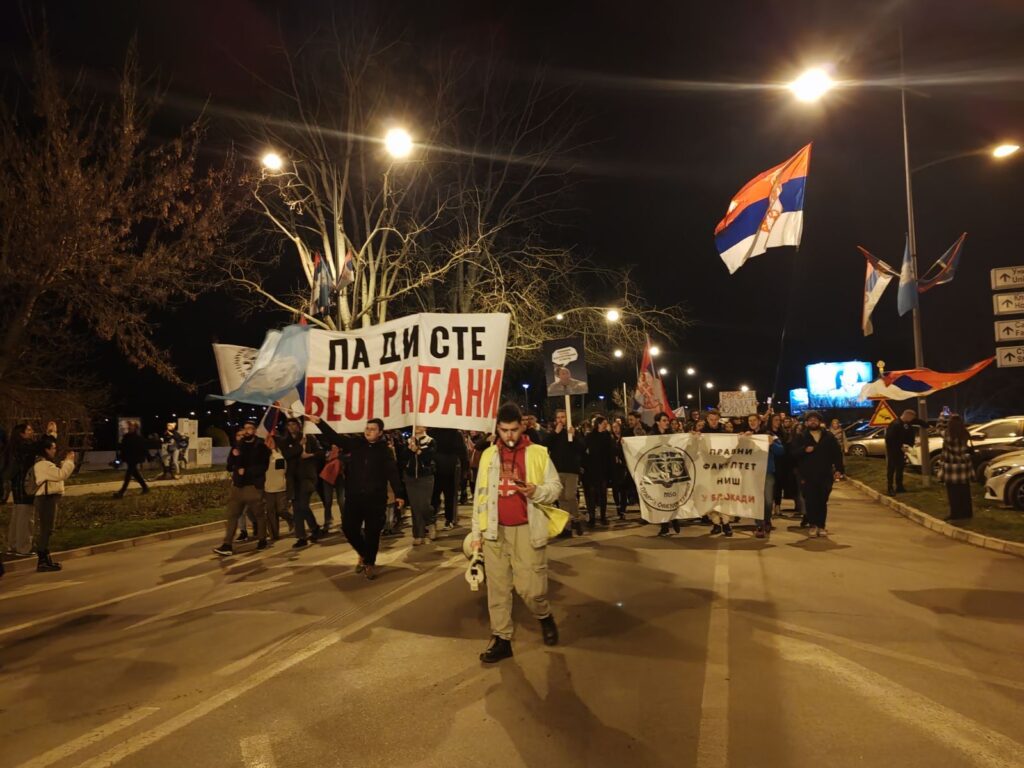 pa di ste beograđani, Novosađani čekaju studente, doček studenata koji su pešačili iz Beograda, novi sad