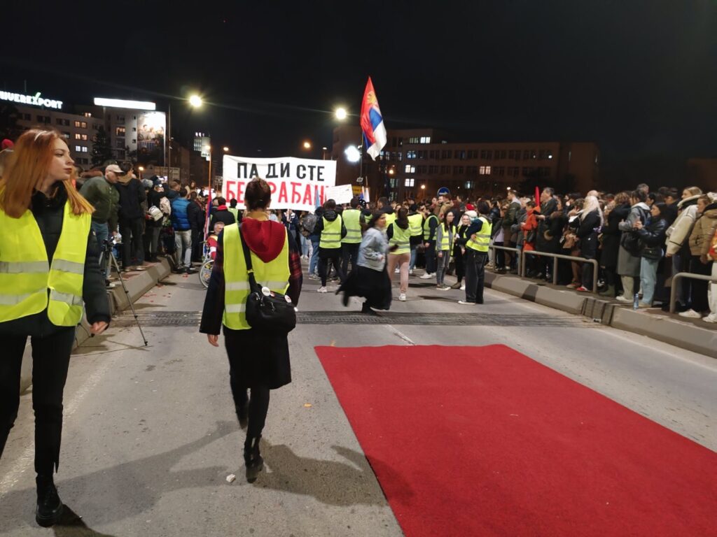 Novosađani čekaju studente, doček studenata koji su pešačili iz Beograda, novi sad