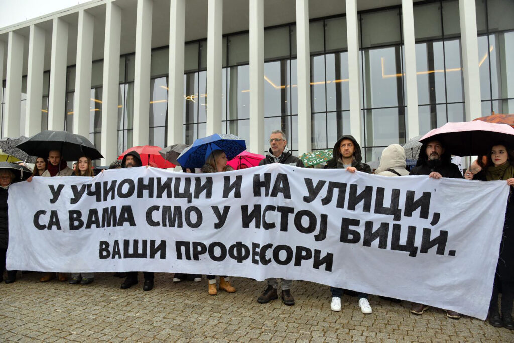 Mesto: Kragujevac
Datum: Fri Jan 24 14:08:47 CET 2025
Dogadjaj: DRUŠTVO/POLITIKA - Protesti u Kragujevcu u okviru podrške studentskim zahtevima
Fotoreporter: Miki Jevtović
Izvor: FoNet/Miki Jevtović