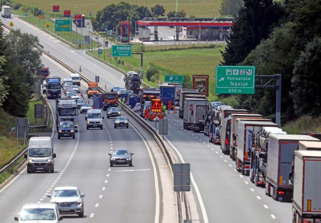 Slovenija, Tepanje, 30.07.2025,  Prometna nesreca na autocesti Maribor-Ljubljana. Poginulo pet osoba Photo: Tadej Regent/PIXSELL/F.A. BOBO